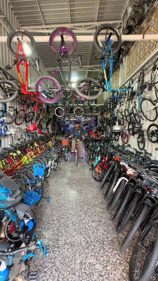 🚲🔥 وصل الجديد بمعرض السجاد الياباني! 🔥🚲 🇯🇵 بايسكل BD أوسانتوس الأصلي فقط ✨ موديل 2022 💯 أصلي وراقي، مو تجاري 🛡️ ضمان ⭐ جودة ومتانة واستخدام مريح 📍 متوفر حصرياً بمعرض السجاد الياباني 🚚 توصيل لجميع مناطق بغداد والمحافظات 📞 للاستفسار والطلب: *********** 🔥 الكمية محدودة… والقطعة اللي تعجبك لا تخليها تروح عليك! #بايسكل #BD_أوسانتوس #أوسانتوس #بايسكلات_أصلية #موديل2022    
