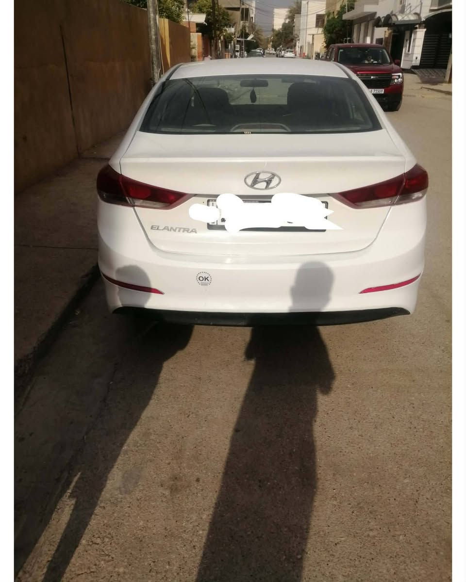 سلام عليكم سياره للبيع النترا موديل 2018 ديالى رقم انكليزي تخم تاير حداديه جديده رقم الهاتف***********
