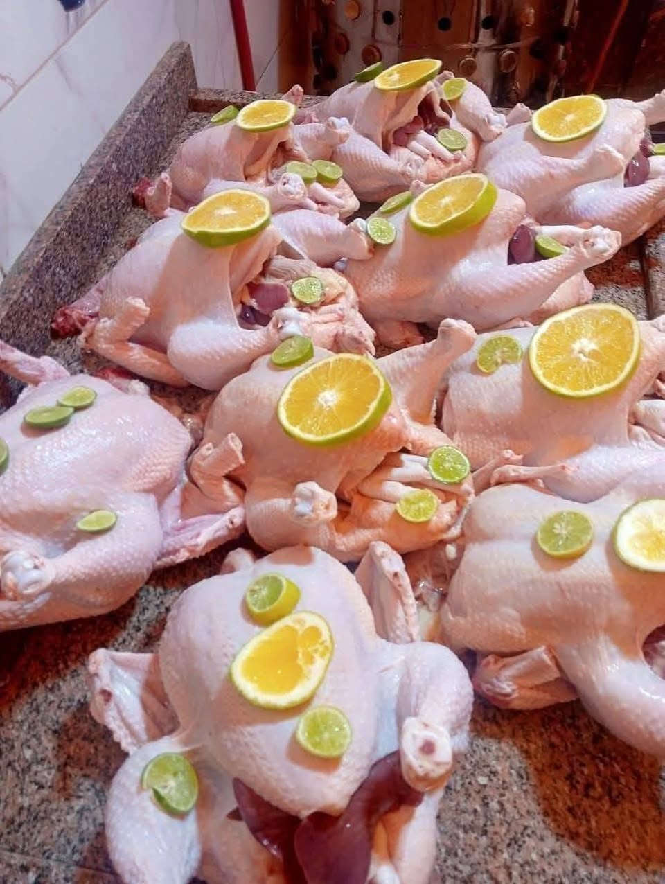 يالله// يتوفر دجاج حي سعر كيلو 2650 كامل هوه تنضيف ***********
