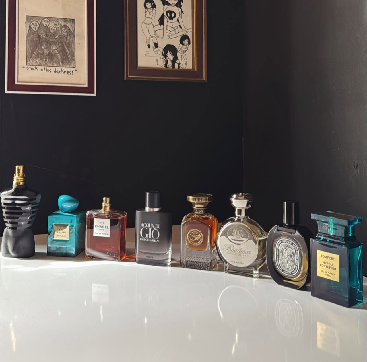 مساء الخير ع الجميع 
مجموعة عطور اصليه مستخدمه ومنه جديده للبيع 
للاستفسار 
***********
