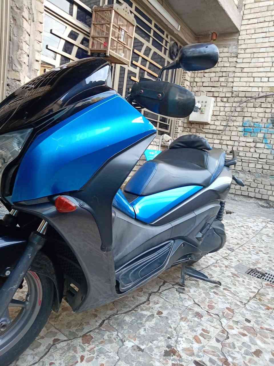 دراجه فاز رقم وسنويه بغداد السعر ١٨ كفاله عامه بيهه فقط كلجات للاستفسار *********** العنوان بغداد حي أور
