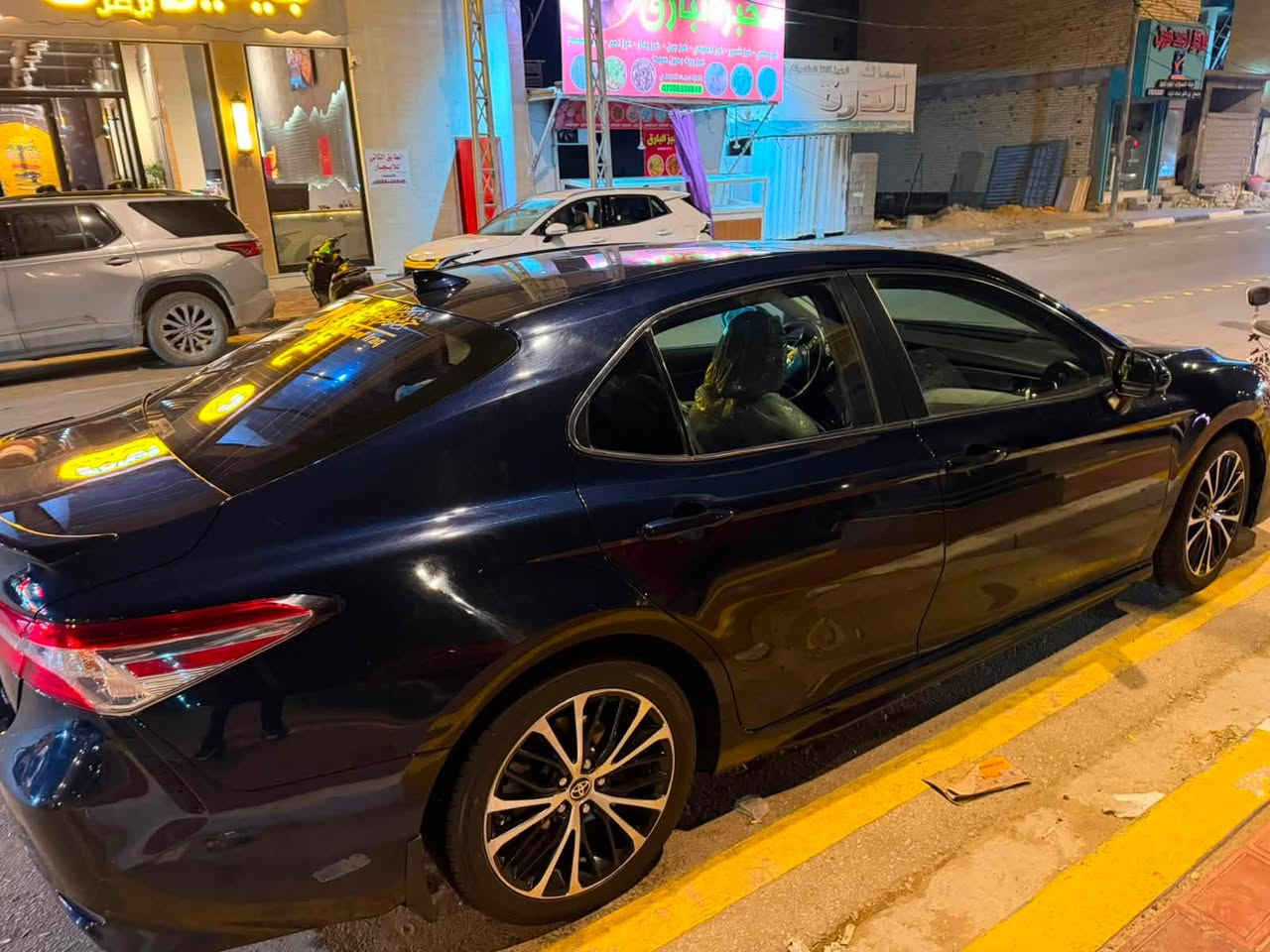 السلام عليكم 

TOYOTA CAMRY  2020 بانزين

⭕️ مواصفات ( SE ) 

مكفولة كفالة عامة ما عدا حادث امريكا
حادثها سطحي فقط ربع البنيد مليوح ومصلح نفسه 
فول مواصفات ما عدا البصمة
1- شاشة وكامرة 
2- شاشة اعطال 
3- رادار امامي 
4- فتحة سقف (سلايت روف )
5- تحكم ستيرن اربع جهات 
6- كشنات جلد 
7- كشن تحكم كهربائي
8- مري تحكم كهربائي 
9- شفتات كير بالستيرن 
10- فور دسك
11- مكينة وكير وحدادية وتبريد كفالة 
12- تخم تاير جديد صارلهن شهرين 
13- باتري جديد 
14- تخم دسكات جدد
وبعد هواي اكو مواصفات 

رقم سليمانية بأسمي العام مجدد السنوية بشهر الخامس 

⭕️ مكان السيارة كربلاء المقدسة 

📍( السعر 190$ وقابل للتفاوض )

⭕️ للاستفسار :- ‭***********
