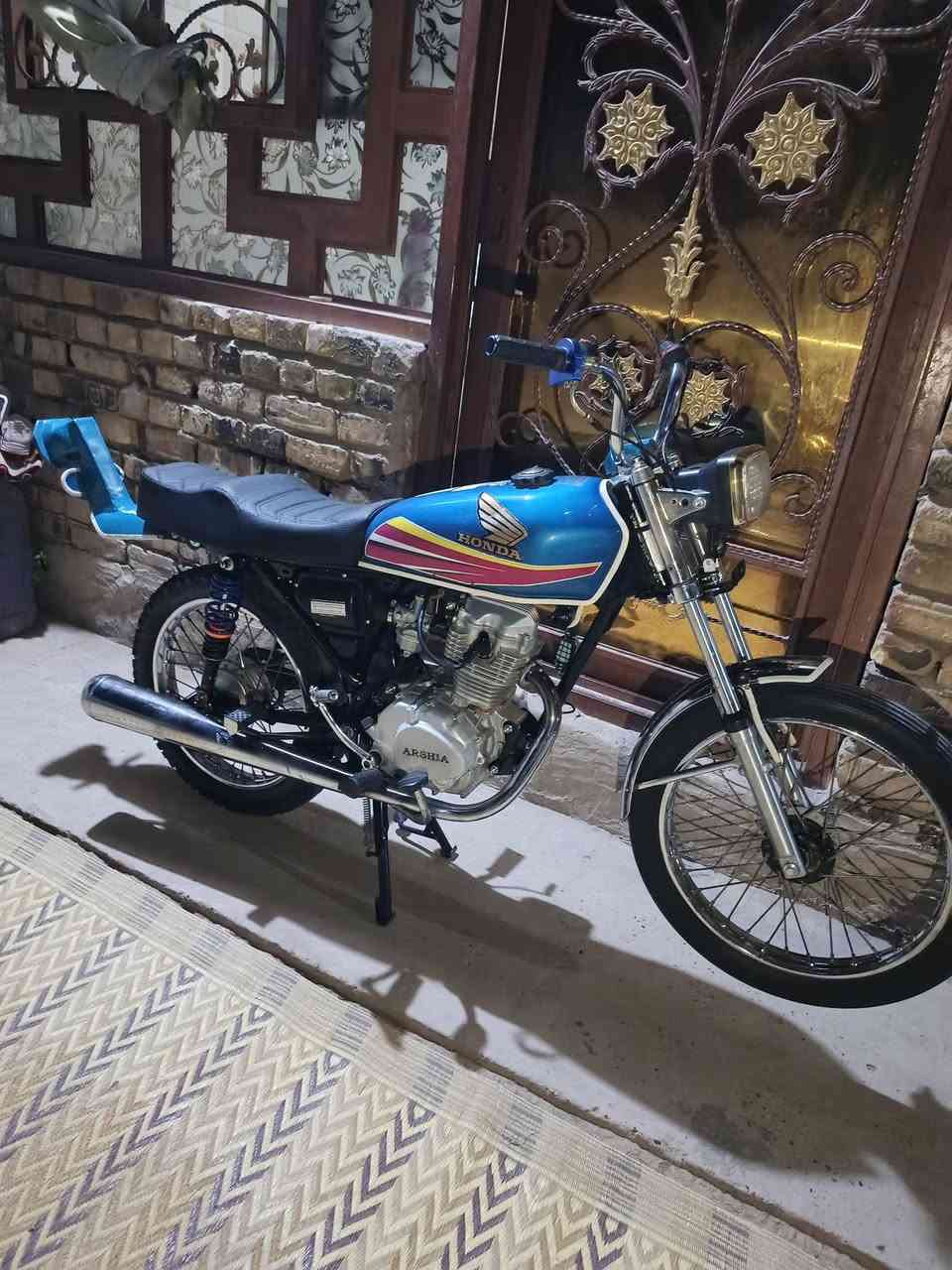 دراجه للبيع كلك  400 وبهه مجال 
مكان عباسيه. ***********
