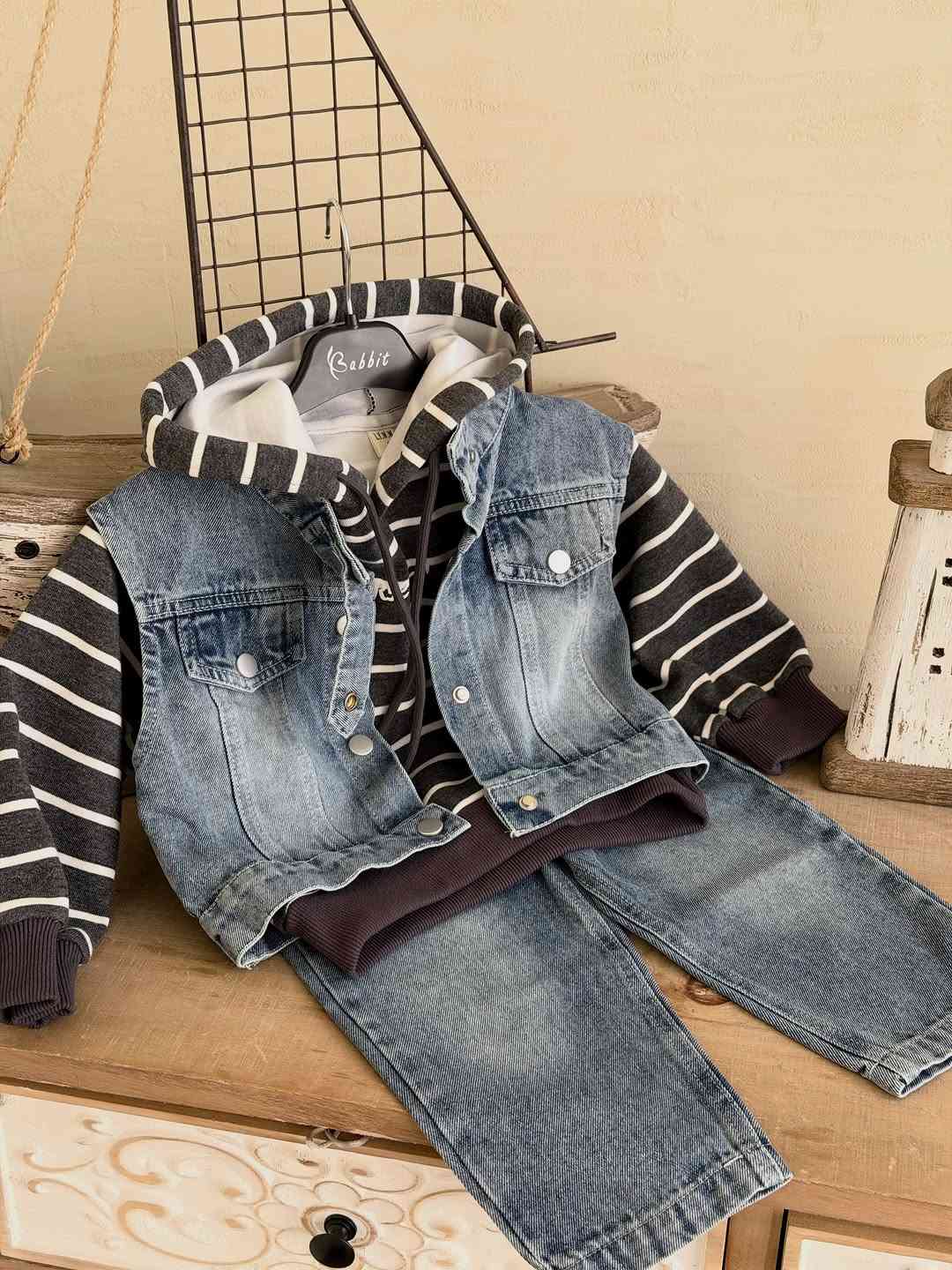 بابيت كيدز • جينز رمادي • مقاسات ٢-٤-٦-٨