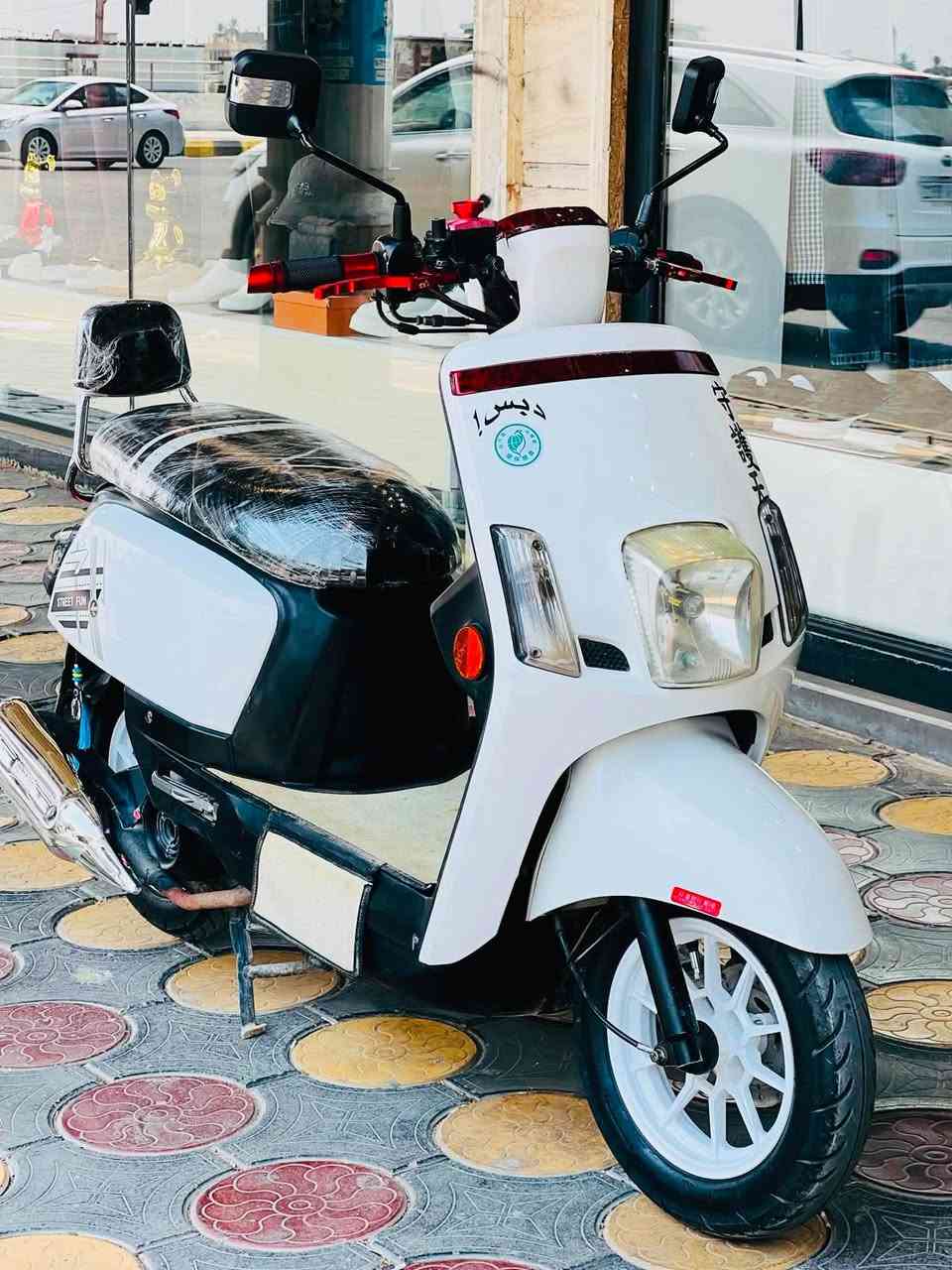 سلام عليكم دراجه بوليس ٢٠١٢دراجه كفاله شلعه معدل دراجه تخبل ناعمه ماعايزه برغي سعر ٦٥٠وبيها مجال مكاني كوت ***********
