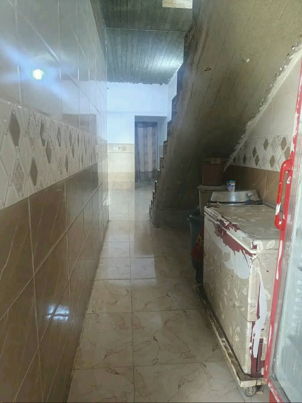 بيت للبيع كرت بلدية وطلعو كشف واوراقوكلهاكامله ومشمول بقرار التمليك المساحة مئه متر كارت بلدية قرب جامع فاطمه الزهراء وقريب من المستوصف خدمات ماء كهرباء شارع خدمات كامله السعر المطلوب خمسة وستين مليون وبيه مجال بسيط***********

نص مكتوب في الصور:
- ١١:٣٦ ٢٠٢٥/٠٧/١٦
- أدخل النص