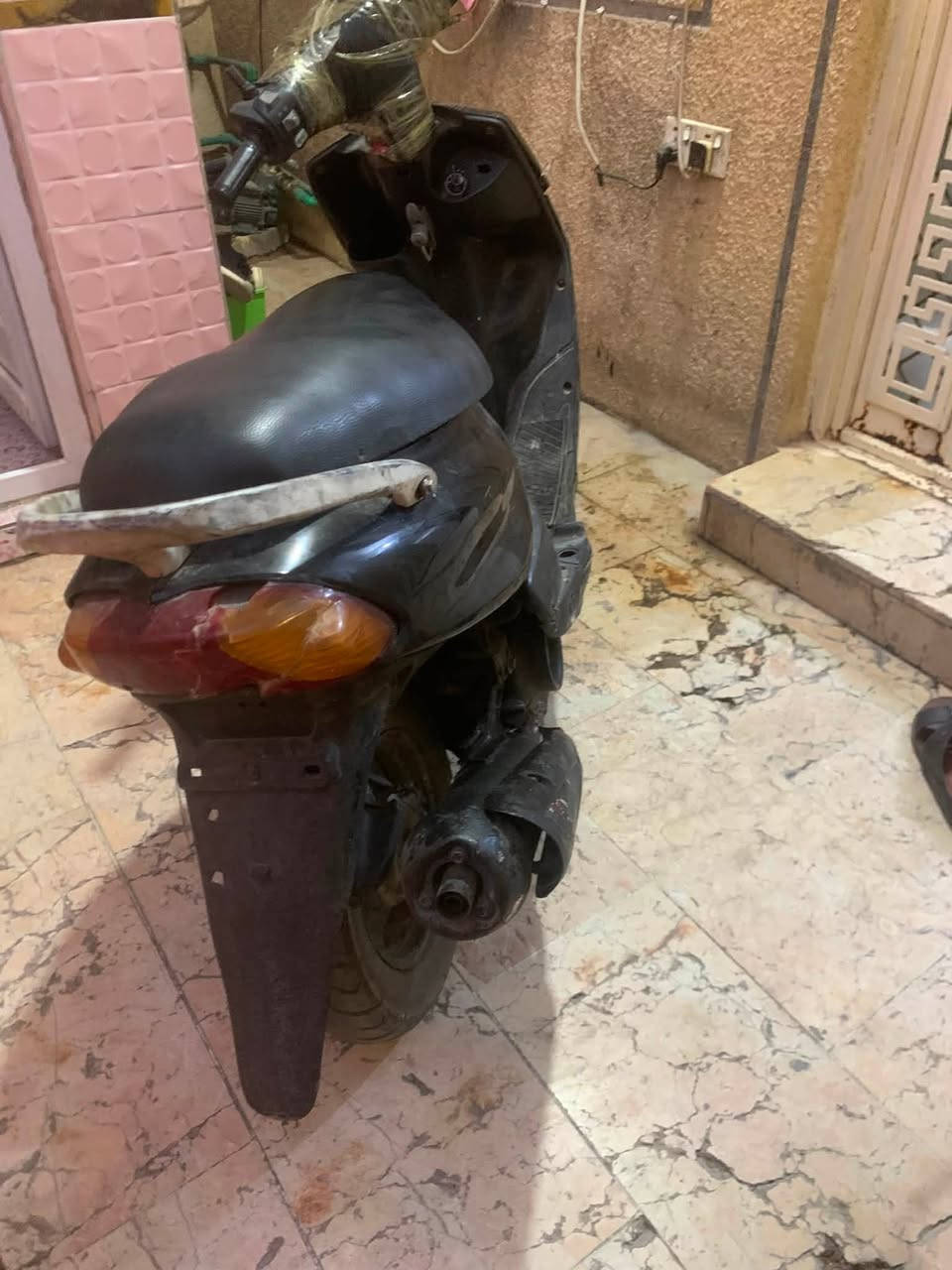 السلام عليكم 
دراجه ماكس قجمه 
كامله مابيه نقص 
مكينه ناعمه وحلوه 
لا نضوح لا تنقيص 
كهربائيات كله شغاله

السعر 175 وبيه مجال بسيط 

العنوان بغدادً البلديات شارع الكاشي 
***********
