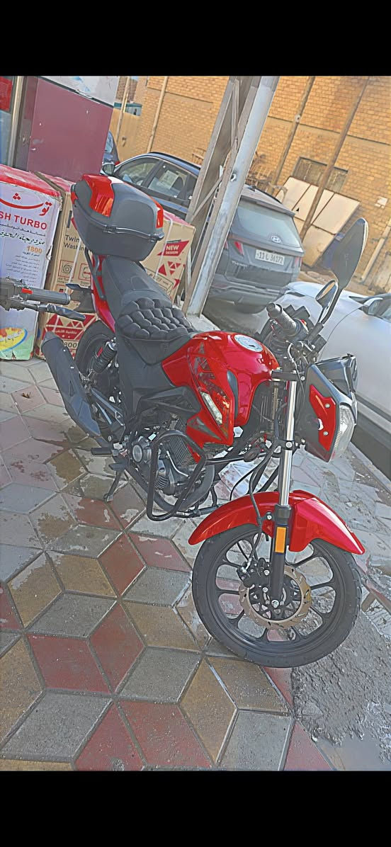 دراجة RK كي وي للبيع 
محرك 200cc 
كهربائيات كلهن شغاله 
نظافه 99% 
مكينه مكفولة 
مرقمة اربيل باسمي نفس اليوم نروح نحول 
تخم تايرات جدد 
ماشيه 25 الف فقط 
ومعودها ع بانزين محسن ودهن لو امزويل لو انايل حصراً
مكان الدراجه بغداد / بغداد جديده / شارع المسبح 
للاستفسار متواجد 24 ساعه ع فيس 
ورقم الهاتف : ***********
السعر خاص فقط 
دراجه نظيفه واستعمال طبيب
