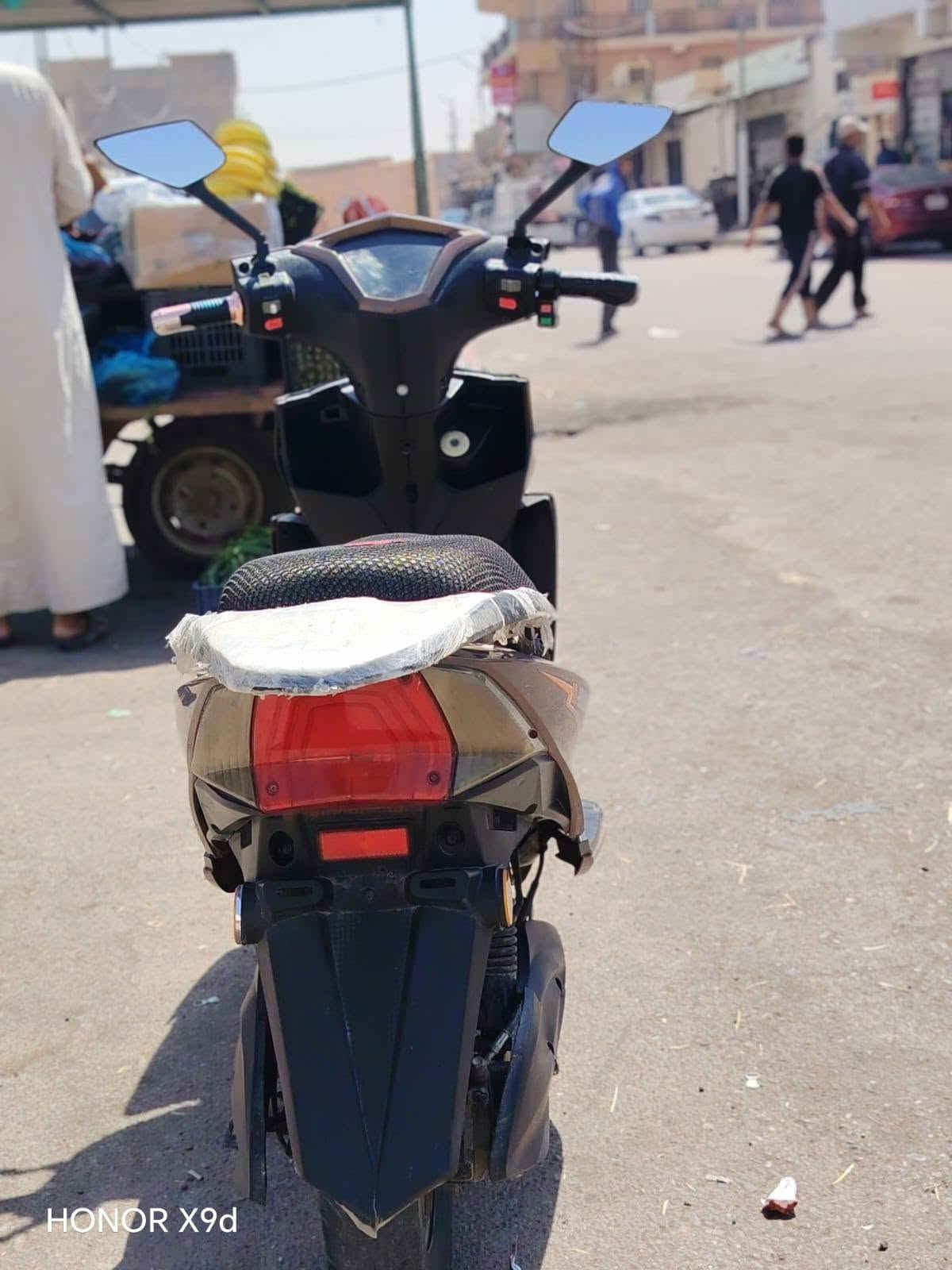 ماطور شحن الاخوين للبيع
ماطور بعده اخو جديد بطاريات تجي تفحص وتشوف بعينك

ماطور بي نقوصات بسيطه

تايرات جدد

سعر ٤٢٥ الف وبي مجال

الاتصال على الرقم

***********

نص مكتوب في الصور:
- HONOR X9d