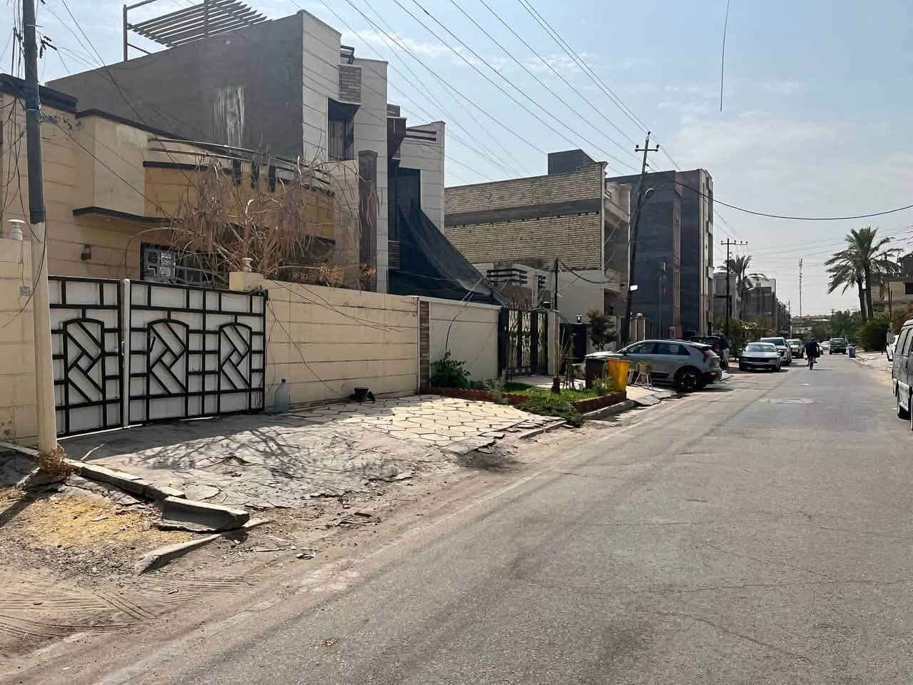 حي الجامعة • ٢٠٨م² • صالحة للسكن