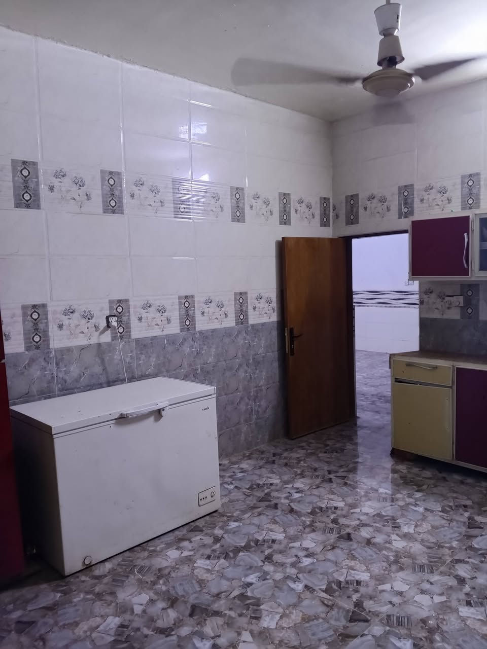 البيت للبيع المساحه 200م
 طريق كربلاء  مفرك عنانه سنجار خلف معمل البلاستك 
تفاصيل اكثر والسعر عل اتصال عل الرقم ‏‪***********‬‏
