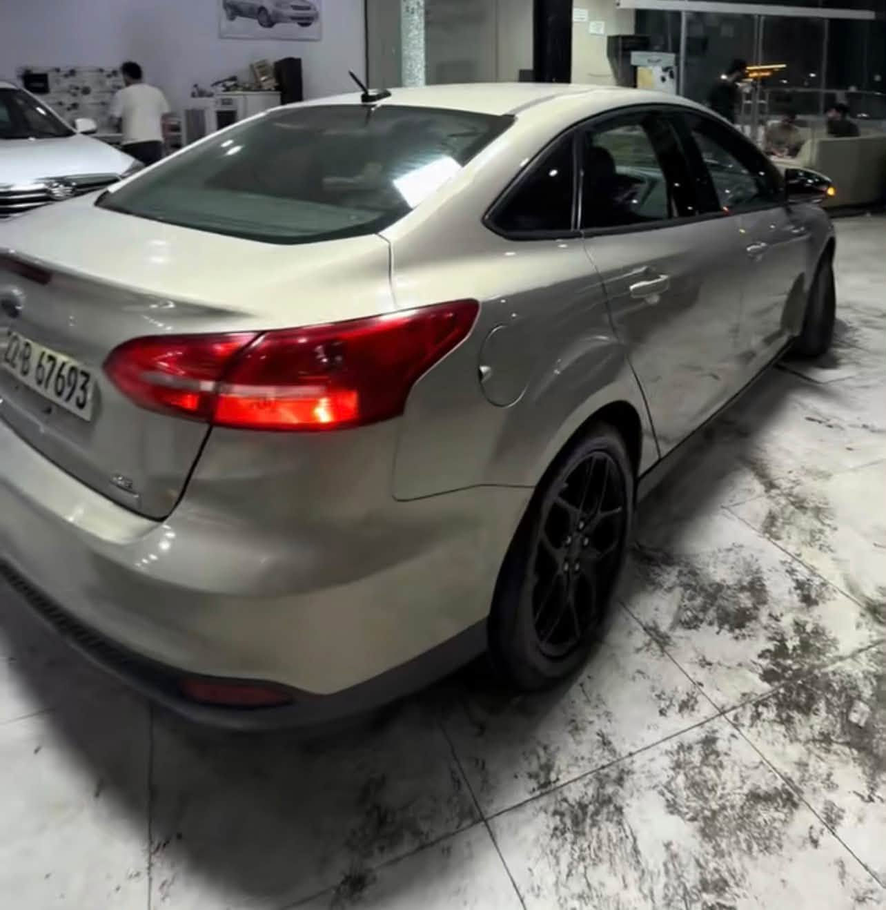 Ford Focus 2016
فۆرد فۆکسی موديل ٢٠١٦ سةيارةکي جوان و ريكو پيك

سةيارةكة فول فول مواسةفاتة بةس سلايد نية

گێر تۆماتيک

سوکان تعديل السرعة

شاشە و کامێرا

چوار جام كارةباي

ئاوينة شةفتة 

سةيارةكة ٢ پارچةي سبوغة بي ژؤري 

گێر و مەچينە کارەبايات هەموي بەشەرتە

رەقەم و سەنەوي  نوێيە

سعر ٥٧ مةجال زۆر کەم 

تةلةفون ***********  واتسئاپ  ڤايبةر
