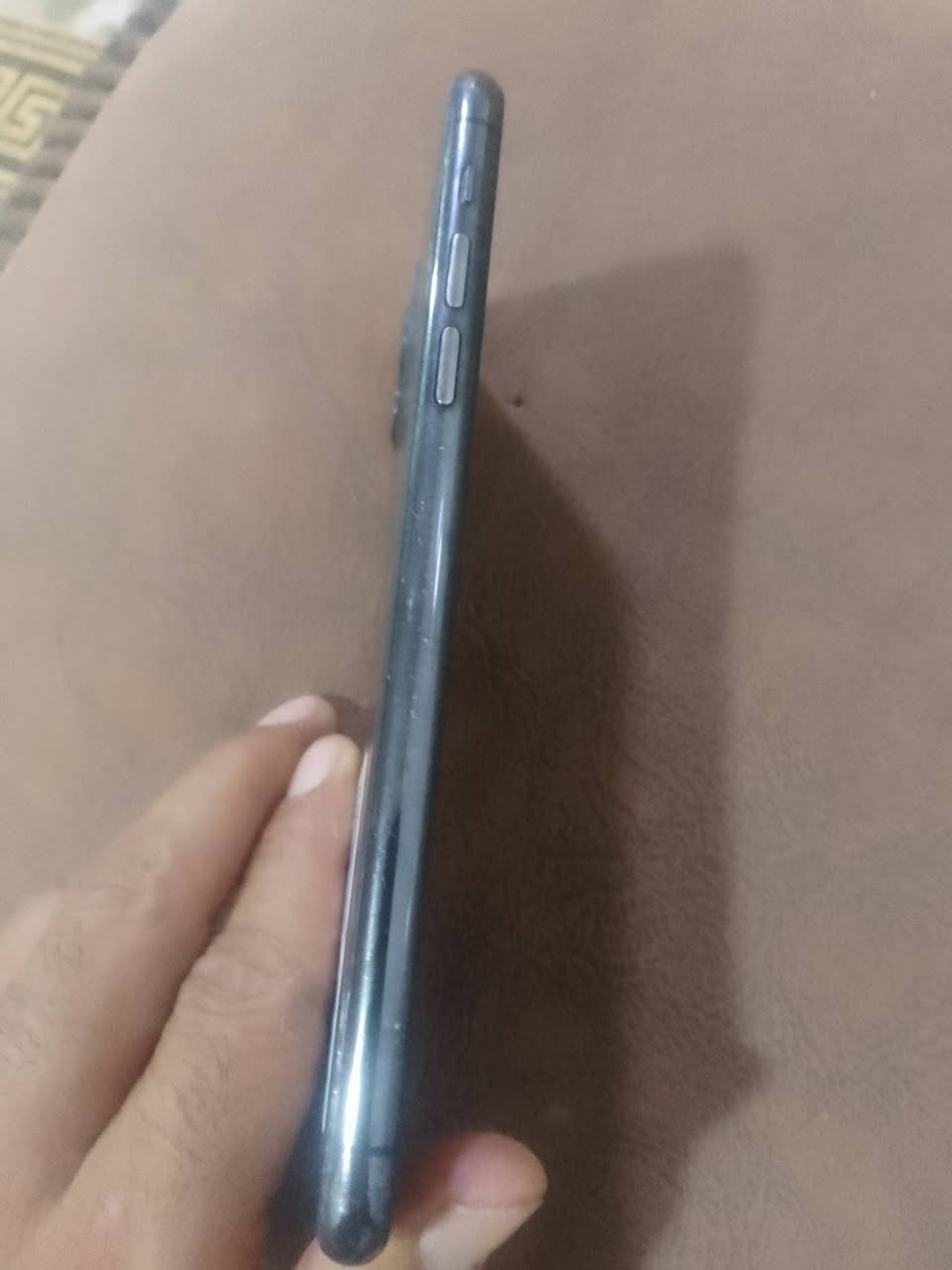ايفون 11برو ماكس
بطاريه 75بلادي 
شاشه مستبدله نوعيه درجه اولى 
نظيف تك خط شحن راقي 
فيس ايدي شغال 
ذاكر ه64
شاشه بيه ضمان سبوعين اليوم شديته
مراوس وبيع يرهم 
الاستفسار اتصل ***********
