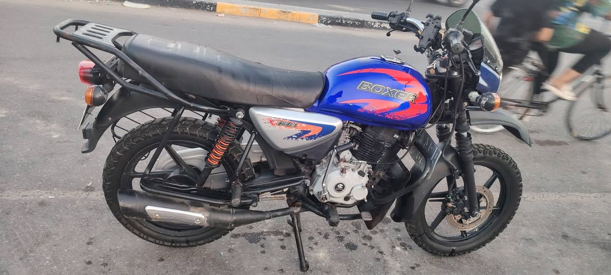 بوكسر مديل 23 رقم بصره سنويه ولوحات بأسمي مكينه مفتوحه وشرط تجفيت كله هندي ولباقي كله كفاله لعنوان لزبير السعر (( مليونين )) الاستفسار اتصال.. ***********
