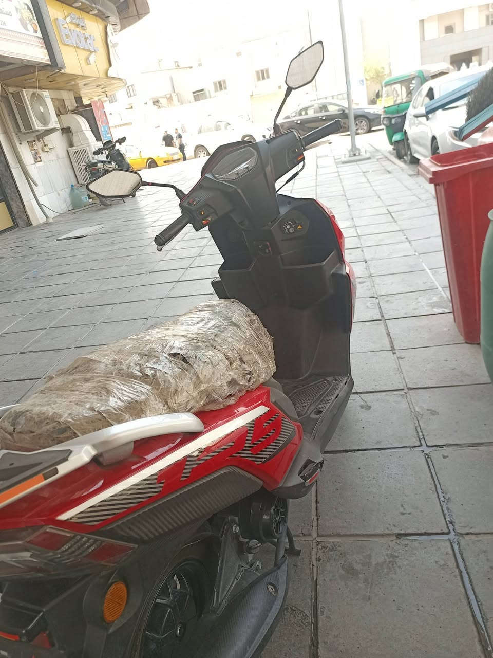 سلام عليكم دراجه ZKHجديده اوراقهه كامله مكفوله كفاله عامه كهربائيات كلهه شغاله ماشيه 4000السعر 750وبيه مجال عنواني بغداد زعفرانيه رقم الهاتف ***********
