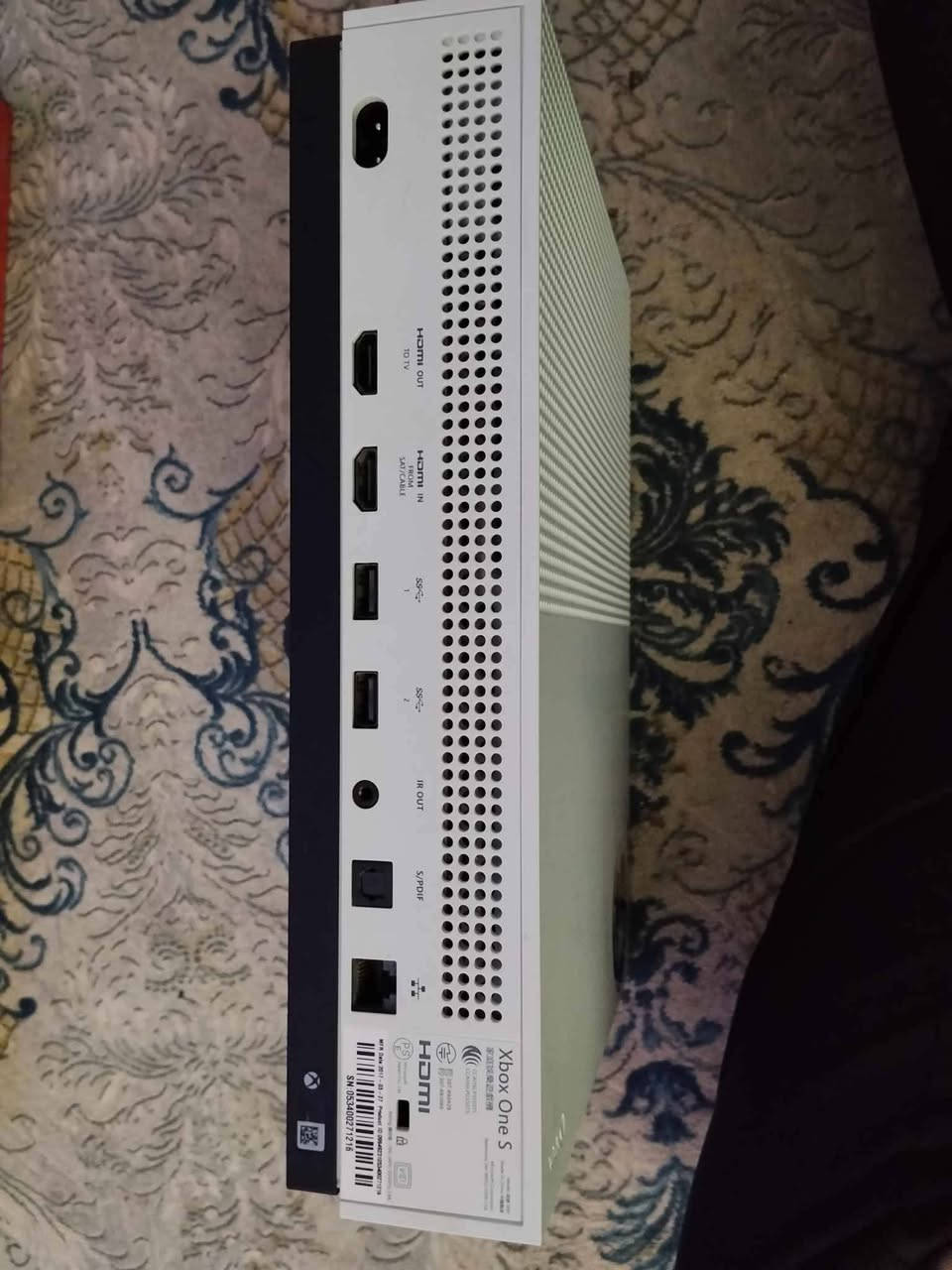 للبيع: اكس بوكس وان اس (Xbox One S) بحالة ممتازة! 🎮✨
​المساحة: 1 تيرابايت (1TB) - تشيل عشرات الألعاب.
​النظافة: الجهاز نظيف جداً وبحالة ممتازة وبدون أي مشاكل.
​الملحقات المرفقة مع الجهاز:
​🎮 يد تحكم: يد سلكية احترافية من شركة GameSir باللون البرتقالي المميز مع الكيبل الخاص بها.
Game Bass
كيم باص شتراك مده شهر وا نص 
​⌨️ ماوس وكيبورد: سيت ماوس وكيبورد سلكي من شركة Microkingdom (جديد بالباكيت).
​🎧 سماعة جيمنج: سماعة Games World / Fortnite (جديدة بالباكيت).
​🔌 الملحقات الأساسية: وايرات التشغيل الكاملة (الكهرباء وHDMI).
​السعر: [220 وبي مجال بسيط مجال بسيط]
المكان: [نجف لا يوجد توصيل لا يوجد توصيل].
​للتواصل والاستفسار، يرجى المراسلة على الخاص أو  على وتساب الرقم: [***********]. النجف, العراق
