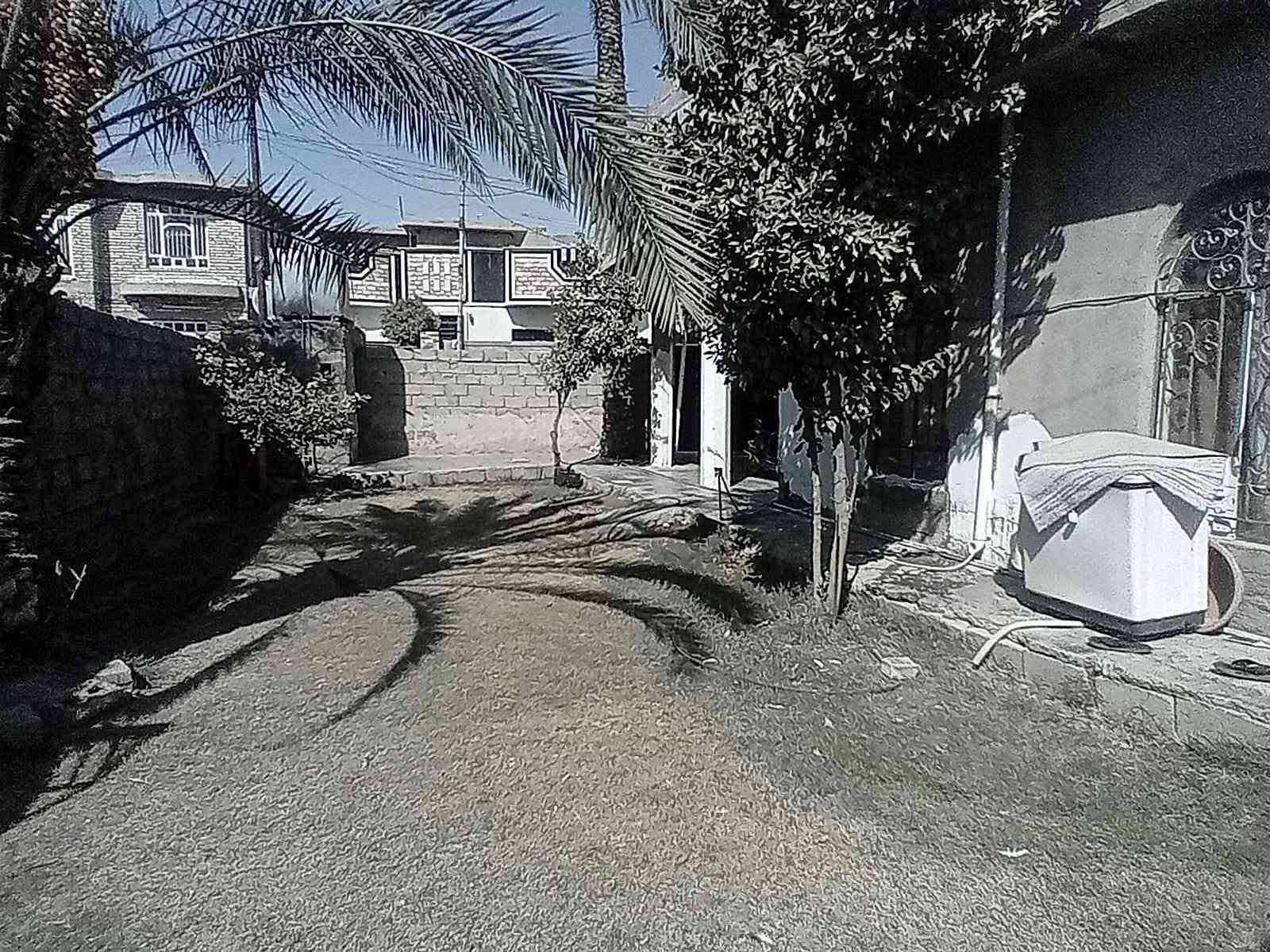 سلام عليكم عندي بيت البيع مساحه 400 متر الوجه 24 نزال 15 طابو صرف سعر 130 يرهم تدفع نص المبلغ ونص وعدة 6 اشهر قرب جسر الثالث@***********
