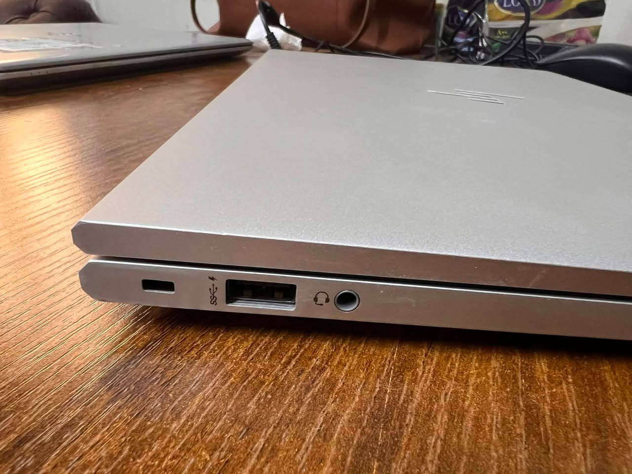 HP لابتوب 
Windows 11 Pro 64-bit 
Memory / 1638MB RAM
CPU /Core (TM) i7 -10610U 1.80GHz
شاشة دقة 14k
*********** واتساب
