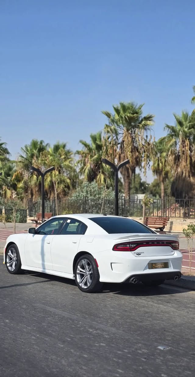 السلام عليكم
📢دوج جارجر GT Plus 2022( خـليـجـي )
🔴فول 1/1 عدا الرادار 
 (خليجي)  وكاله هارلم 
🔹️العداد : 21الف مايل
🔹️المحرك : V6.  3.6L
🔹️رقم اربيل الجديد سنويه جديده
▫️المواصفات :
* نقطة عمياء
* مصابيح أمامية زنون
* كشافات الضباب زنون
* المصابيح الأمامية مع LED
* حساسات خلفية
حساسات اماميه
* شاشه كبيرة مع نظام ملاحة نفكيشن GPS
* سستم صوت الپاين
* فتحة سقف (سلايد)
* المقاعد الأمامية كهربائية
* ذاكرة لحفظ وضعيات الجلوس (ميموري)
* مقاعد أمامية تبريد وتدفئة
* مقاعد خلفية تدفئة
* تشغيل عن بعد
* المقود كهربائي
* تدفئة مقود القيادة
* محدد سرعة
* تلفون بلوتوث
* كاميرا خلفية
* مرايا متحسسة للاضاءة العالية
* كير شفتر بالستيرن
* دخول ذكي (بصمة)
🔸️موصافات ال Gt plus معروفه فول عدا رادار 
🔹️رقمي. ***********
🔹️***********
▫️مكاني موصل
