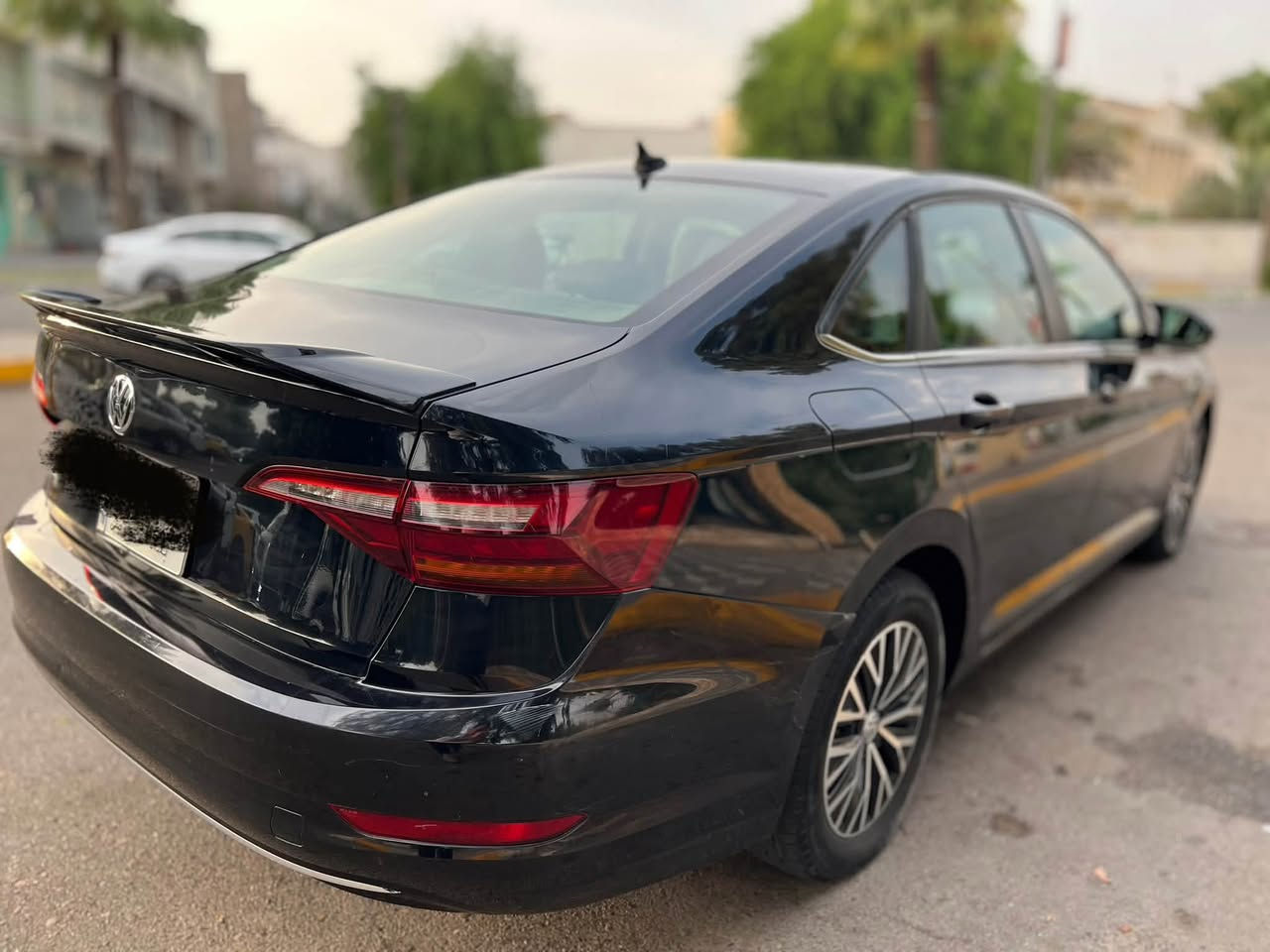 السلام عليكم 🌹
على بركة الله للبيع:   *********** (( للاتصال)) 

🚙 فولكس واكن (جيتا)

✨ لون اسود 

📍 رقم بغداد 

📊 ماشية 87 ميل

🛡️ اربع قطع صبغ بدون لغد وشاصي

🔥 مواصفات gli فول 

💎 سيارة نظيفة محرك صدر تبريد 🥶

محرك 1400 تيربو السعر 10,300 الف دولار   (دفتر وثلاث أوراق ) وبيها مجال

نص مكتوب في الصور:
- HUSSEIN حسين ابوالشواصي خدوش ورصعات فى اماكن متفرقة من السيارة تصليح كتف جاملو امامى أيسر تصليح داخل باب السائق نصوح من أسفل السيارة دبل كوت بارد صبغ خدوش ورصعات تبديل