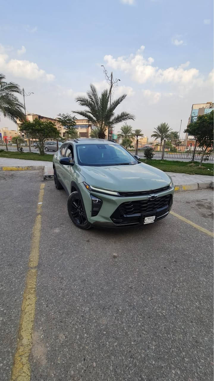 💚 بسم الله الرحمن الرحيم 💚
الحلوة للبيع 💚
شوفرليت تراكس ٢٠٢٤ اكتيف 💚
محرك : 1200 Turbo 
3 سلندر

حادثها : تبديل دعامية أمامية نفس اللون بلادية مال Activ فقط وبارد بجاملغ الخلفي يعني سيارة بدون صبغ 

اللون : أخضر مميز 💚

 عداد المسافة : 30km الف 

المواصفات : Activ 1/1 فوول 💚

( كشن كهربائي ، كشنات تدفئة، سلاید فتحة ، شاحن وايرلس لاسلکي ، ابواب بصمە ، تشغیل عن بعد ، دخول ذکي، بصمە تشغیل ، کیج الکتروني کامل ، لایتات لید و زنون ، بك لایت لید  ،رادار امامي  ، کامیرا خلفيە، حساسات خلفي, کشنات هیتر جلد کهربائي ، تدفئة استيرين ، اندرويد أوتو ، أبل كاربلاي ، تحديد مسار ، مثبت سرعة ، نقط عمياء ، ) 
العنوان : كربلاء المقدسة 
السيارة حرة بدون رقم تترقم أي محافظة 
رقم التواصل*********** بي واتساب كربلاء, العراق
