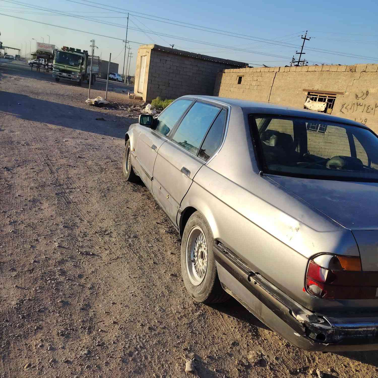 سلام عليكم سياره للبيع بي ام دبليو موديل 93 مكينه كير جدد حداديه اماميه خلفيه جدد سياره جاهزه عله اخر حبايه سياره رقمه بقداد نكليزي السياره بسمي مداوره ثاني يوم علمن بس تبريد مفصول(***********)
