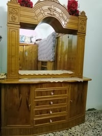 غرفه اخشاب • نضيفه • استعمال قليل