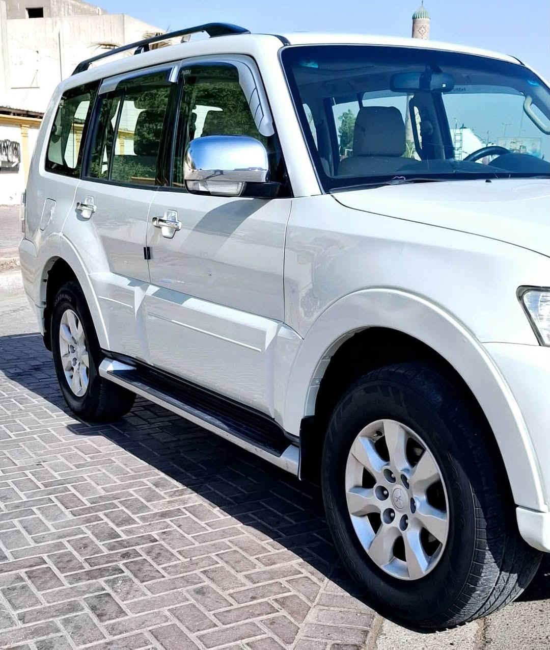 من رخصت مدير الكروب المحترم السلام عليكم باجيرو ٢٠١٤ حبتور  وارد خليجي مكينه ٣٥٠٠  مكفوله بدون صبغ بدون تبديل بدون حادث ماشيه ١٨٠ الف  فول مواصفات فتحه سقف كراسي جلد كهرباء دمام خلفي داخل عسلي صاج سبعه راكب ثلاث قطع تبريد ثلاجه بالفرس مرايات شفط واشاره كير مكينه مكفولات صدر أمامي وخلفي جديد تخم تاير تبريد ثلج السعر   ١٤٣  بيهه مجال الاتصال  *********** مكان بغداد علما السياره ناعمه كلش مسويلهه معالج طسه
