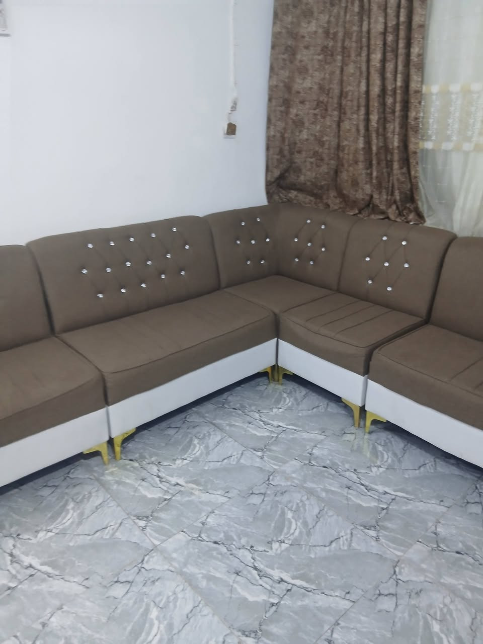 سلام عليكم ديوان ١٢ مقاعد ستخدام قليل ***********
