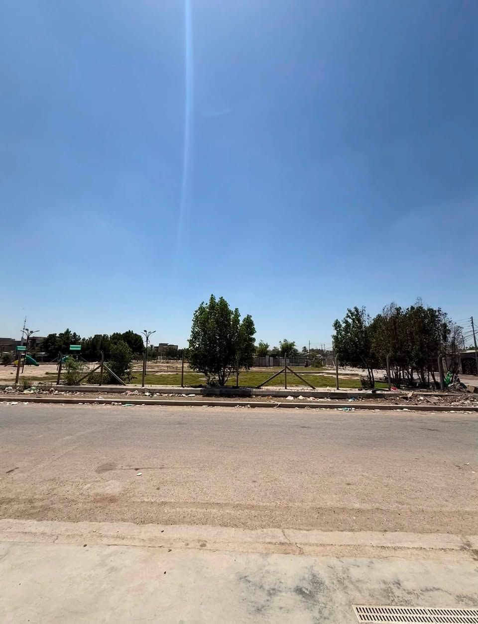 🏡 للبيع دار مع 6 محلات تجارية مؤجرة 🏪
📍 الموقع:
بوب الشام – مقابل المتنزه – قرب العلوة – على شارع تجاري حيوي قريب من تربية شمال بغداد.

📐 التفاصيل:
▪️ المساحة الكلية: 850 متر
▪️ تحت البناء: 160 متر
▪️ الواجهة: 23 متر
▪️ النزال: 37 متر
▪️ الشارع: 20 متر
▪️ السند: 17 (مفوض بالطابو)

✨ المميزات:
✔️ 6 محلات تجارية مؤجرة
✔️ موقع تجاري ممتاز وحركة مستمرة
✔️ مناسب للاستثمار والسكن بنفس الوقت
✔️ واجهة قوية على شارع تجاري

📞 للاستفسار والاتصال:***********
              ***********

