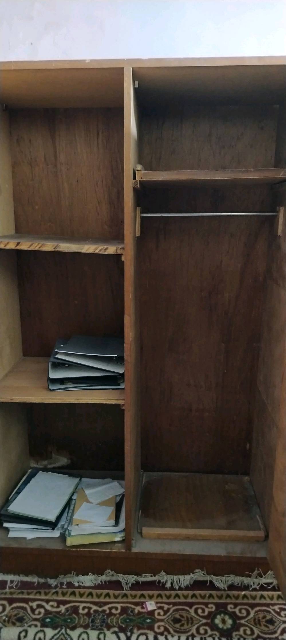كنتور صاج  ٣ بيبان  السعر ٧٥  الف
 المشتل قرب جامع مالك بن انس
