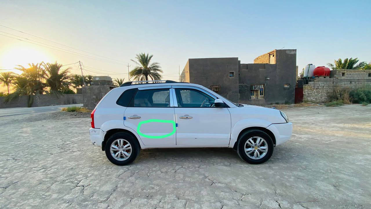 توسان 2009 وارد خليجي
محرك 2000 
مكفولة من الضربة والصبغ عدا مكانين مأشرهم باللون الاخضر بالصور بيهن صبغ فقط .
كهربائيات گير محرك مكفولات شرط شغل وروح وين ميعجبك
السيارة نقصها تبريد فقط وگف عندي قبل ايام وماعرف مشكلته شنو لان رايد ابيع 
والسنوية صاقطه من شهر الخامس
وذني اثنينهن ينزلن من السعر بعد المعامله 
عجبتك راسلني واتساب شغال ماعجبتك اترك اثر طيب
سعرها 105 وبيها مجال 
مكاني السماوة مركز 
واتساب فقط *********** السلمان, المثنى

