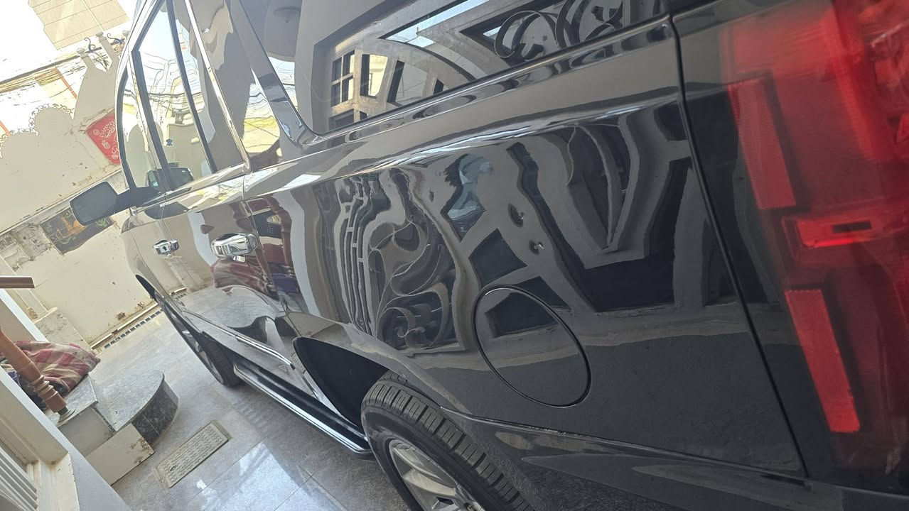 السلام عليكم تاهو LT سلايد روف شاشه كبيره شاشه بالقماره حساسات أماميه وخلفيه كامره قاصه خليجي ٢٠١٥ بيه بارد بالجاملغ الخلفي فقط 
رقم بغداد  

***********
