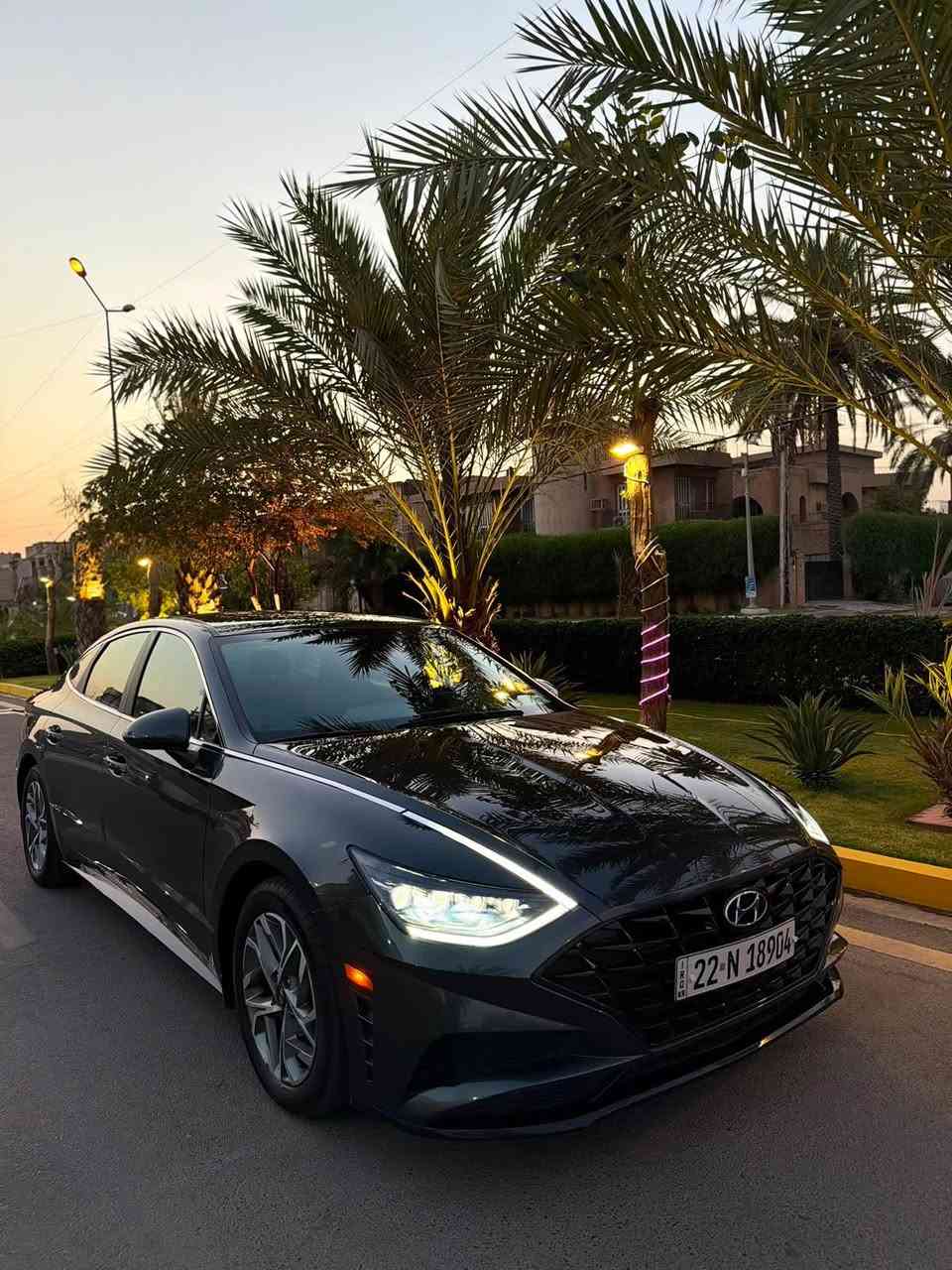 سلام عليكم 
سوناتا.  امريكي 23 
لون فيلي  بدون صبغ  فقط شبر بل جاملغ الامامي  وبيها. مكان بارد وباب الصدر  مفتوح 
بيها سونار. وبيها صور الحادث بدون ايرباك 
موصفات 📮
 . بصمه تشغيل بصمه ابواب بصمه صندوق  
وفتح الصندوق عند الاقتراب 
. تشغيل عن بعد. 
. راداد امام خلفي جانبي 
. كاميرا دوارا 
. شاشه كبيره 
. اوتو هولد 
. توقف ذاتي 
. انضمه قياده
. كشن كهرباء 
تدفئه كشن
. محرك 2500
. بك لايت LED
. سايد بريك بصمه…..
السياره حلوه وجاهزه 
بسم شركه تريد تحويل تريد وكاله 
مكاني بغداد حي العدل او الحريه
سعر 155 بيها مجال  بسيط 👍🏻
***********
