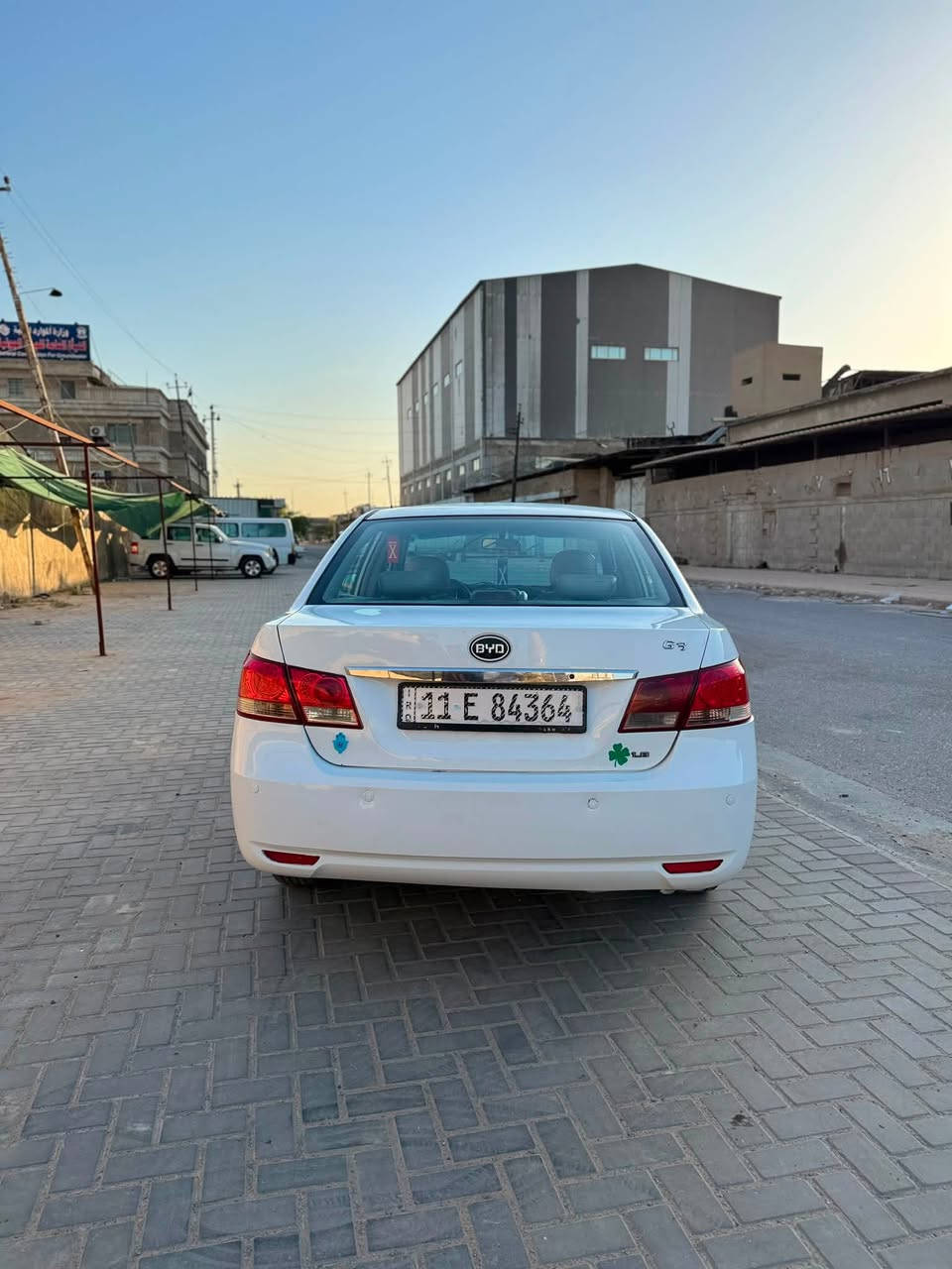 السلام عليكم Byd 2013 G3 مواصفاتها معروفه مكينه وكير جديدات شادها محور كورلا 1800 تبريد شغال مصبوغه حزام الصدر جديد دبلات جدد بيها  رقم انكليزي جديد مصفره غرامات  السعر57 وبيها مجال للشراي العنوان  القاهره رقم للتواصل 
***********
