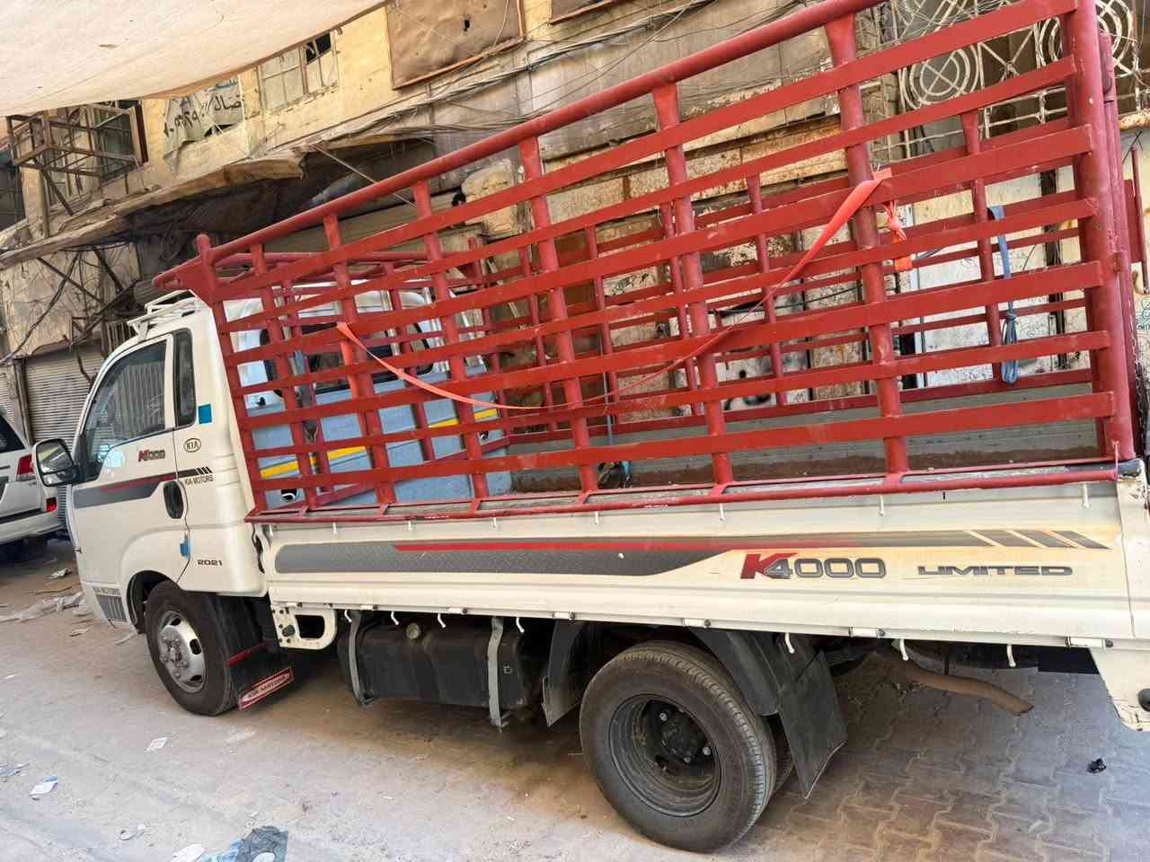 سلام عليكم سياره كيا اللبيع الموديل 2018 العنوان بغداد شارع الكفاح السعر 135 وبيه مجال حك الجيه الرقم ***********
