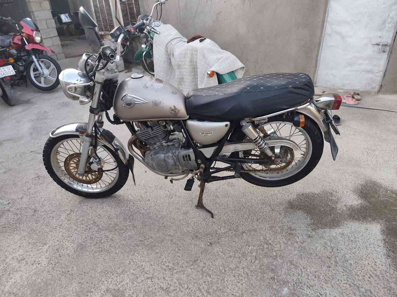 للبيع فولتي سازوكي ياباني من امهه وابوهه محرك 250 بلاديه ربع نكره شغاله معدل 140 سكن بغداد بوب الشام 350 مجال بصيط أو مراوس ***********تصل أو خاص
