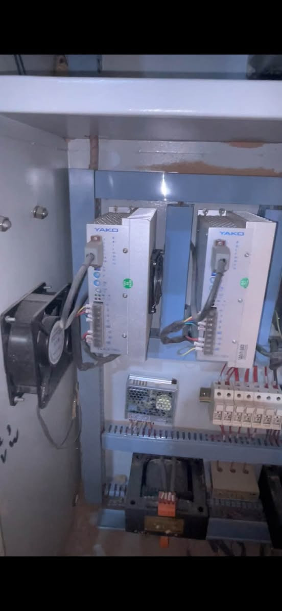 السلام عليكم مكينة cnc
صيني درجة اولى 3فيز

سكك تايوان 
سبندل ايطالي ٤،٥
درايفر ياكو عملي وممتاز جدا 
قبظة a11 جديدة مع الكارت 
كابينة جديدة جدا تحسها مامشتغله 
قاعدة عظم 
نظام فاكيوم 
مع شافط غبار  عوزة اكياس ماطور 3فيز باب اول 

مكان المكينة البصرة 

سعر. المكينة ٢٦$
للاستفسار واتساب 
***********
