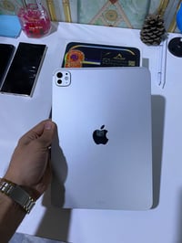 ايباد برو 11 m5 • ٢٥٦ • حالة الوكالة