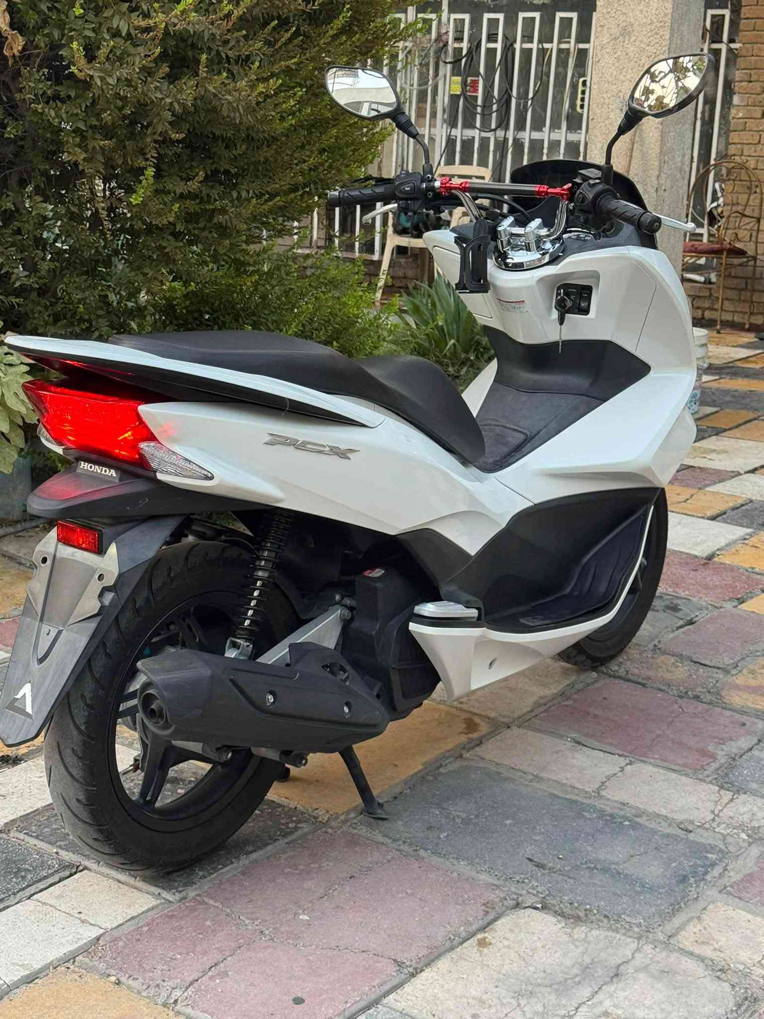 سلام عليكم للبيع PCXجيل الثاني
ياباني حرف JFماشيه 20الف وبلمزاد 19دراجه رمبه مصار فتره من نزلته مكينه 125اوراق المزاد موجوده شرط كفاله عامه كفر ومكينه سعر 21 ورقه وبيه مجال حك الجيه مشتراته 23 للاستفسار ***********بغداد حي القاهره
