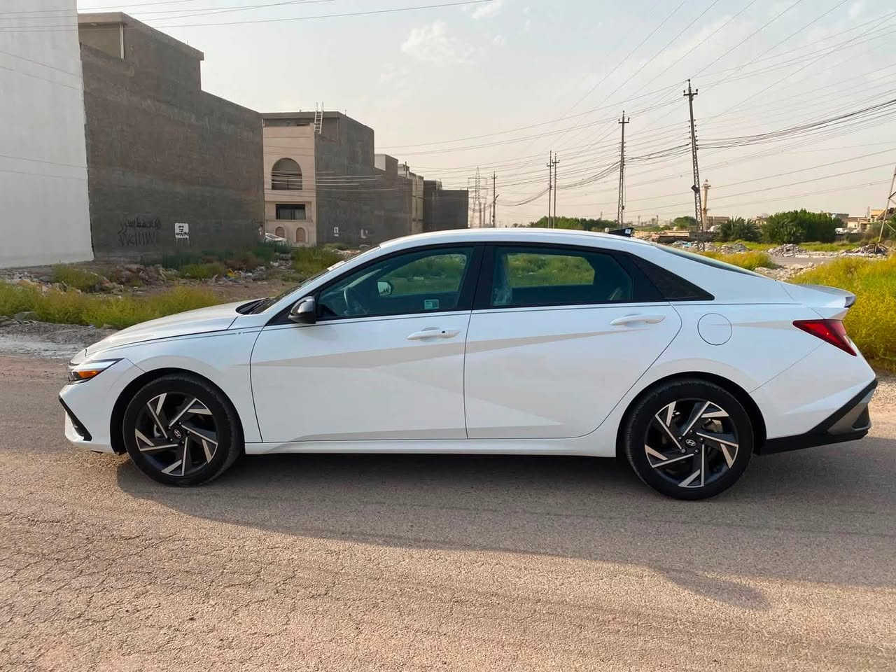 السلام عليكم
للبيع هونداي النترا موديل 2025 مواصفات sel sport  ( السياره بدون رقم وتترقم اربيل فقط )
مكينه 2000 دوش 
السياره ماشيه 10 الاف كيل
حادثها مبدل دعاميه بلاديه نفس لون+ شبر بلبنيد معدل ومرشوش ع كد شبر*
 السعرر 158$ ورقه وبيها مجاال بسيط كلش
واتساب ***********

