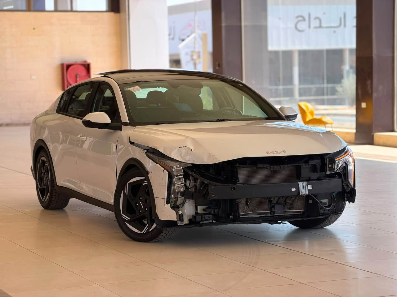 سلام عليكم للبيع كي K4 فول موصفات جيتي لاين بنرامه وبصمه وشاشه كبيره ولمس كامره دوار رادار يمنه ويسره رادارمامي وخلفي لد مامي وخلفي شغال ولكب كروم حجمه 17 بصمه بواب تشغيل عن بعد اشاير بل مري نضمه قياده كشنات جلد بلادي كشنات تدفه استيرن تدفه تبريد قطعتين مامي وخلفي لايت زنون عدسات تبريد شاشه شاحن وايرلس حجم المحرك 2000 دوش السياره مكفوله من الصبغ والتبديل وجميع الرباكات سليمه فقط حادثها كما موضح بل صور فقط السيارة حالين نازله بعمان تريدها حره او شهداء ‭***********‬

