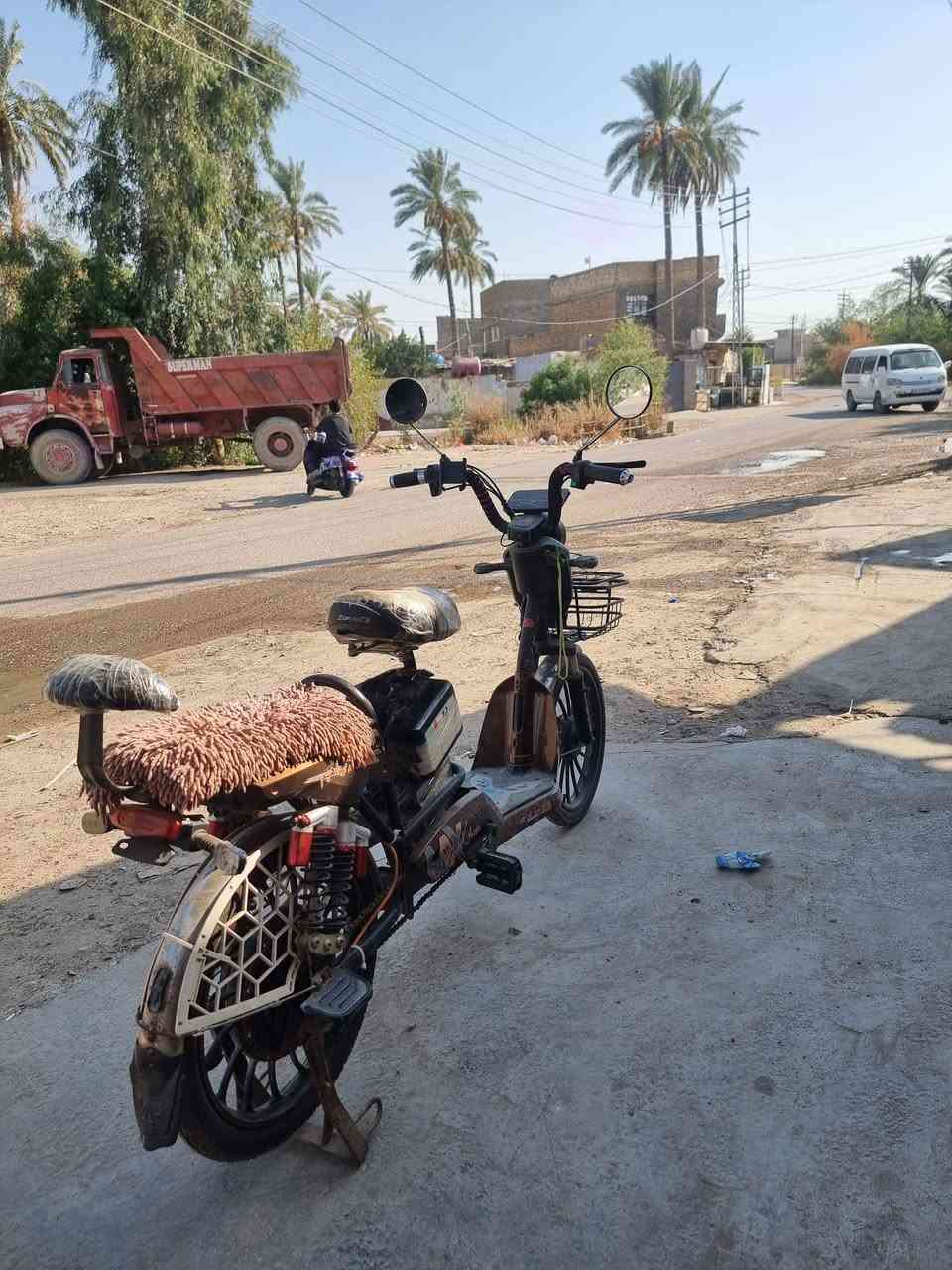 دراجه شحن البيع 
كامله مكمله 
السعر ١٧٥ 
وبيهه مجال  
العنوان بعقوبه باب الدرب قرب سواق الشمري 
*********** وتساب
