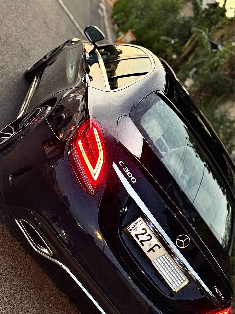 Mercedes Benz C300 AMG 2019
فول فول مواصفات بانوراما دواخل كريمي سماعات بلمستر
ماشي ٧٣ الف
لون مميز نيلي توحفه 
محرك مامفتوح بشرط 
فقط شبر جاملغ مصبوغ بدون دواخل صور حادث موجود
سياره ب اسمي فحص هزه سنوي كلها جديد 
رقم اربيل مكان سياره اربيل
واتساب / ***********
سعر ٢٢٥ ورقه و مجال أربيل, العراق

نص مكتوب في الصور:
- ٣٤ LTE II. ٧:٢٠ أ أنت 2026/8/27، 5:31 م رد
