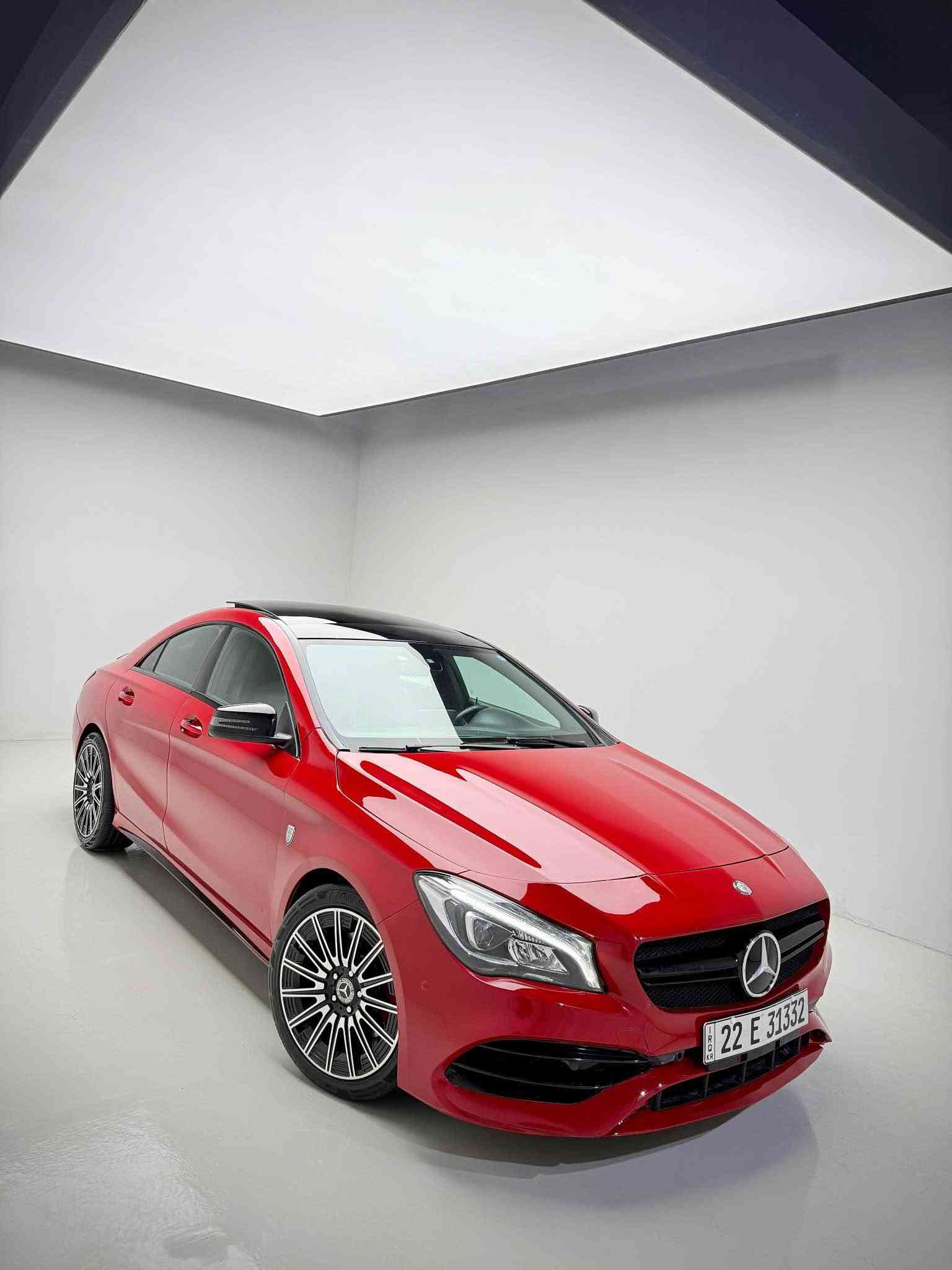 ‏Mercedes benz CLA250 2018
مواصفات (فتحة سقف بانوراما -و حساسات ٣٦٠ درجة-شاشة-كاميرة-خلفية - ابواب و تشغيل بصمة)
ماشية 88,000 ميل فقط
ضرر السيارة واحد قطع و نص صبغ 
بدون دواخل ارباك بشرط سليمه
السيارة كلش حلوة و نظيفة 
مكفولة من كير و محرك وكهربائيات
سعر:- (139$) 💰ورقة 
مكان:-🛣️اربيل
رقم :-📞(***********) أربيل, العراق
