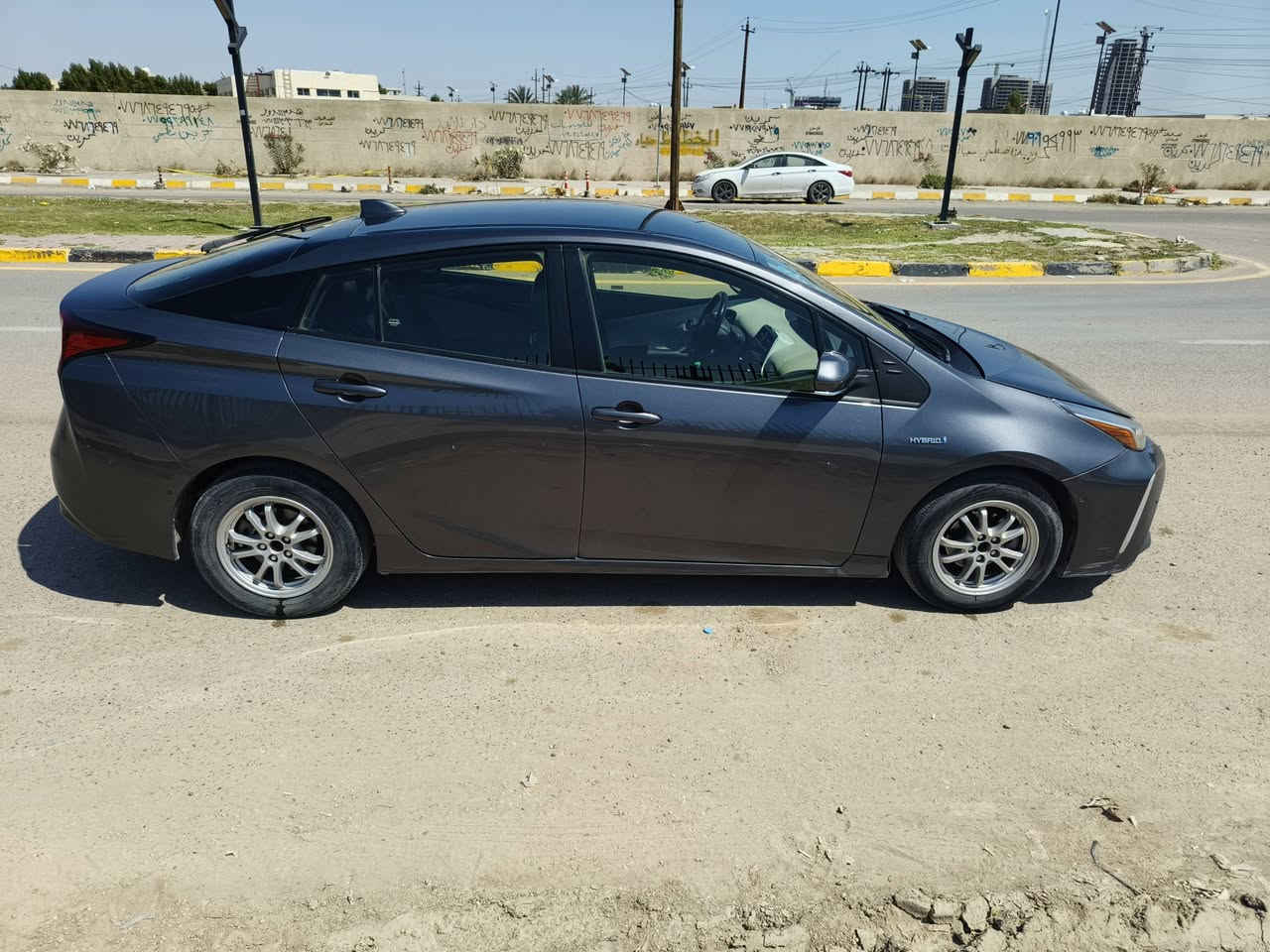 تيوتا بريوس ياباني 2022 هايبرد (كهرباء وبنزين) وارد امريكي حادث جاملغ سائق بارد وجاملغ عكس السائق مبدل ومصبوغ ودعاميه مبدله ومصبوغة الاير باك سليم وما طاك باقي اجزاء السياره بلاديه وما مفتوحه
تيوتا بريوس ياباني 2022 هايبرد (كهرباء وبنزين) رقم بغداد وارد امريكي حادث جاملغ سائق بارد وجاملغ عكس السائق مبدل ومصبوغ ودعاميه مبدله ومصبوغة الاير باك سليم وما طاك باقي اجزاء السياره بلاديه وما مفتوحه
حالة السياره ممتازه ونضيفه 
ماشيه 190.000كيلو
المواصفات: (شاشة، كاميرا خلفية، حساسات اماميه وخلفيه، بصمة، رادار.توقف ذاتي امامي وخلفي. مثبت سرعه. خروج عن المسار. نقطه عمياء. تشغيل ضوء عالي تلقائي. اصطفاف ذاتي.ايرباك سليم)
سيارة اقتصادية جداً بالوقود ومريحة بالسياقة
الموقع: (بغداد الغزاليه )
 السعر: (138 ورقه وبيهه مجال  )
 للتواصل: (*********** )
