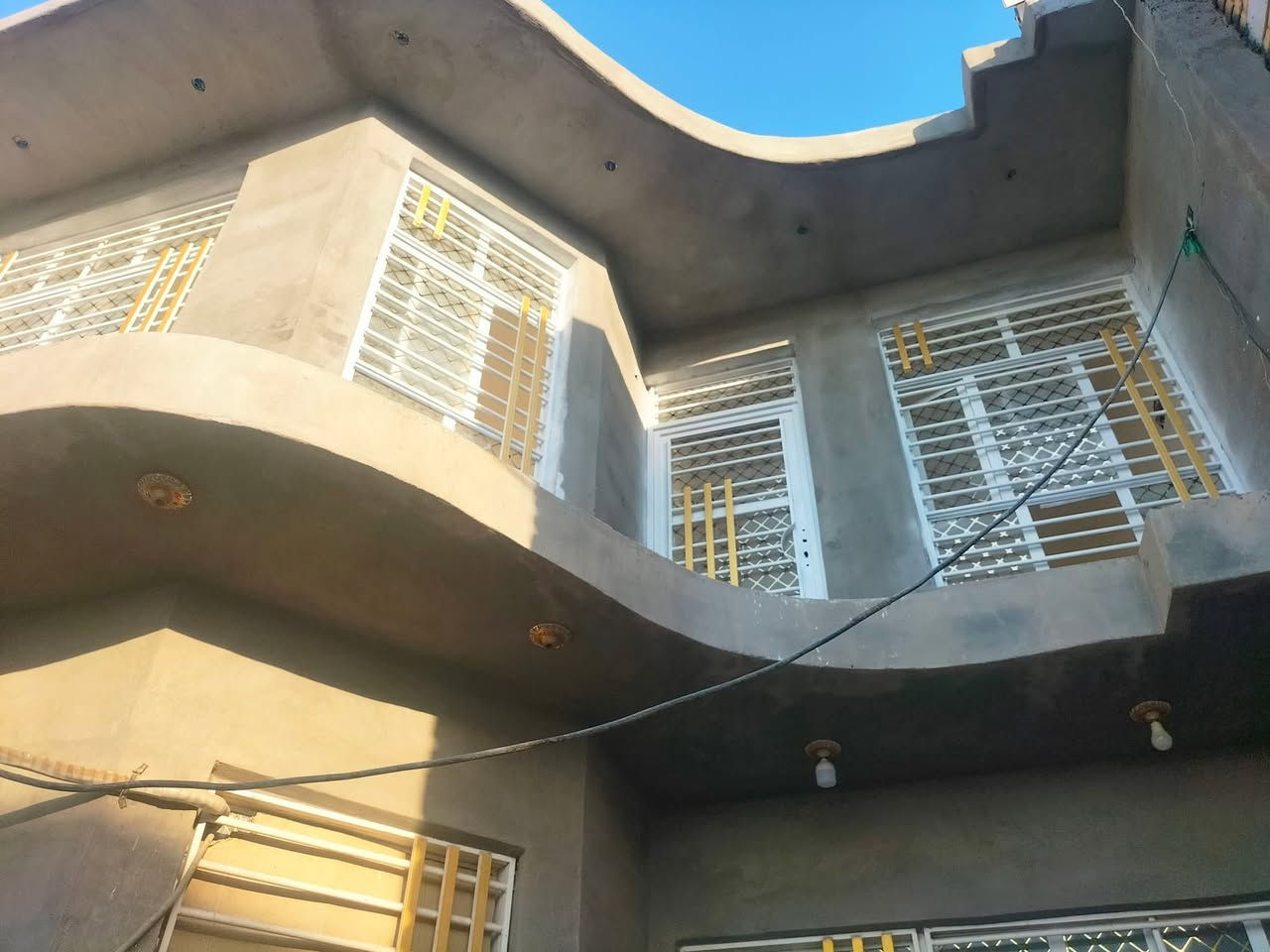 ١٥٠م • ٤غرف • واجهه شارعين