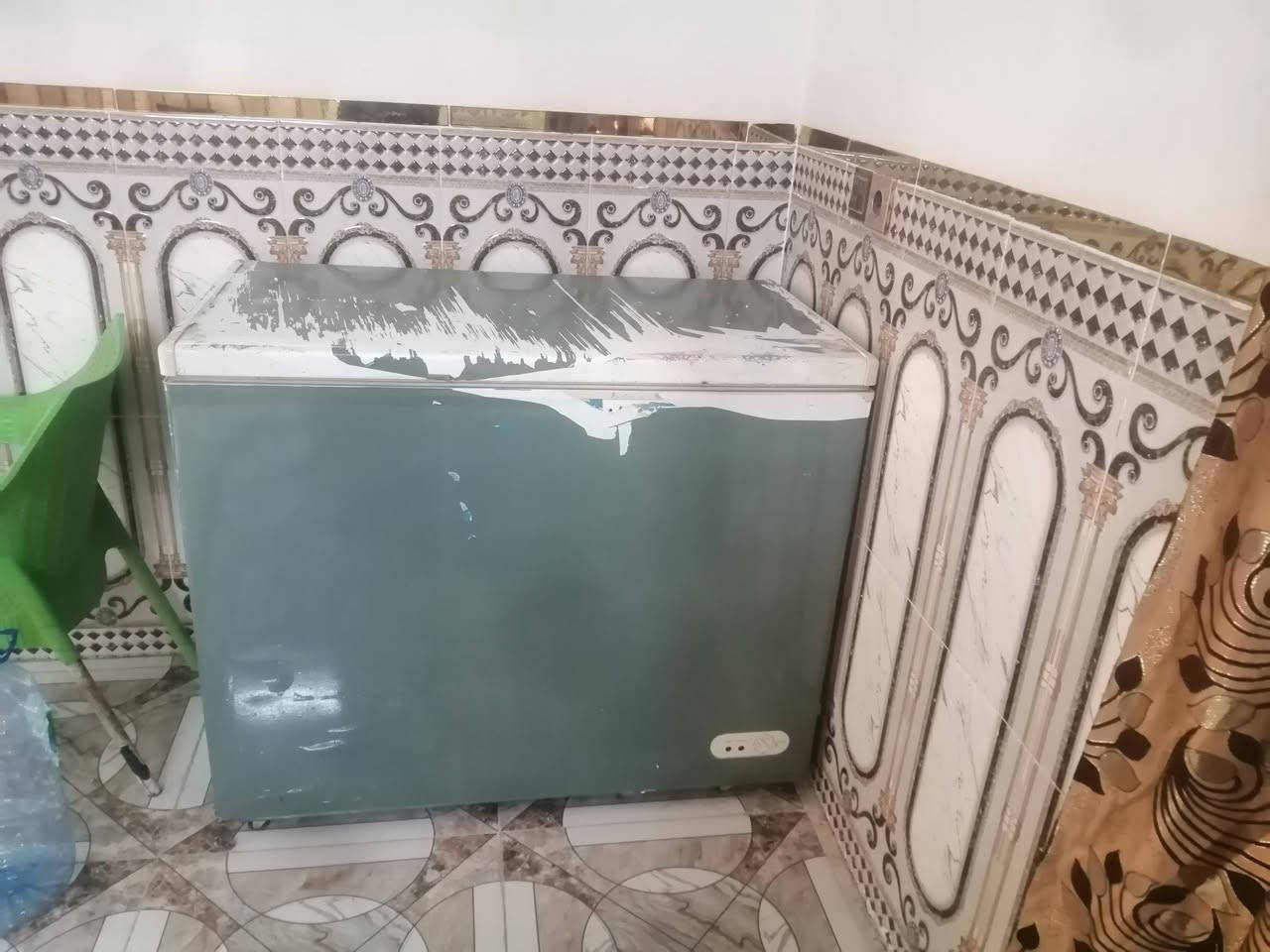 جربايات عدد 4القطعه علئ50/بلزمات عدد 2يرادن شاشات 25/تنور فافون /35/مجمده يردلها غاز سعر 80
***********
