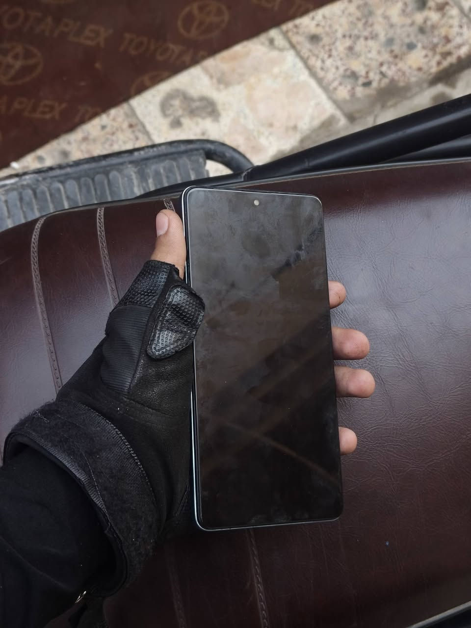 السلام عليكم بوكو x5 برو فايف جي 
الجهاز مستبدل شاشه اصليه والكامره الخلفيه ما تشتغل فقط 
والباقي ما بي شي الجهاز كلش نضيف وشوف مواصفاته 
رايده ١٠٠ قفل بدون عمله إخوان شوف خواته بلسوك مكاني بغداد مدينة الصدر وموجود توصيل داخل بغداد رقمي ***********
