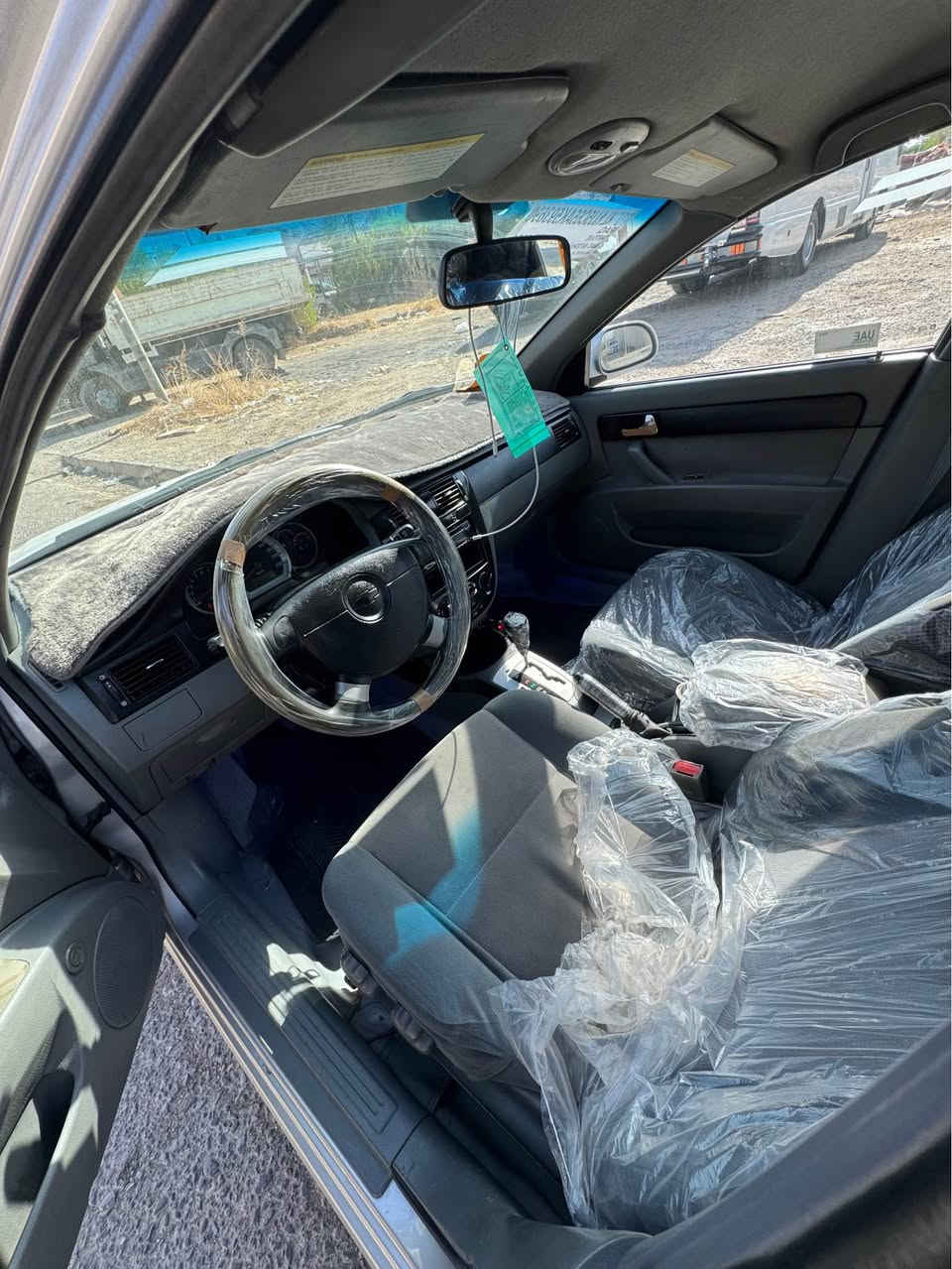 Optra2009گێر تۆماتیک بۆنیتی بۆیاخە بەس بەدەنەی گرتییە شانصی و بەتانە بەشەرت لەگەڵ یەک پەڵە گێر مەکینە و تەبرید بەشەرت.  4تایەی تازە بۆ بەستراوە. فەحس و هەزەی نوێیە. 193هەزار رۆییە *********** أربيل, العراق
